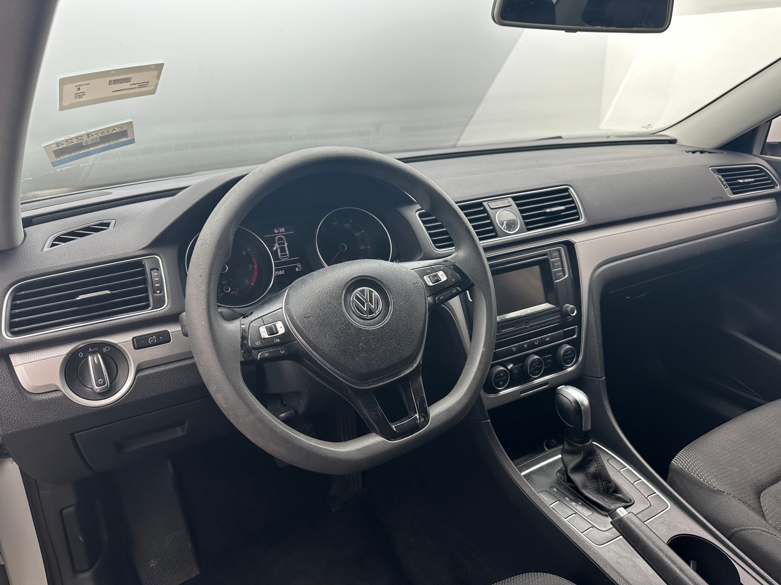 Thumbnail: 2017 Volkswagen Passat - 3
