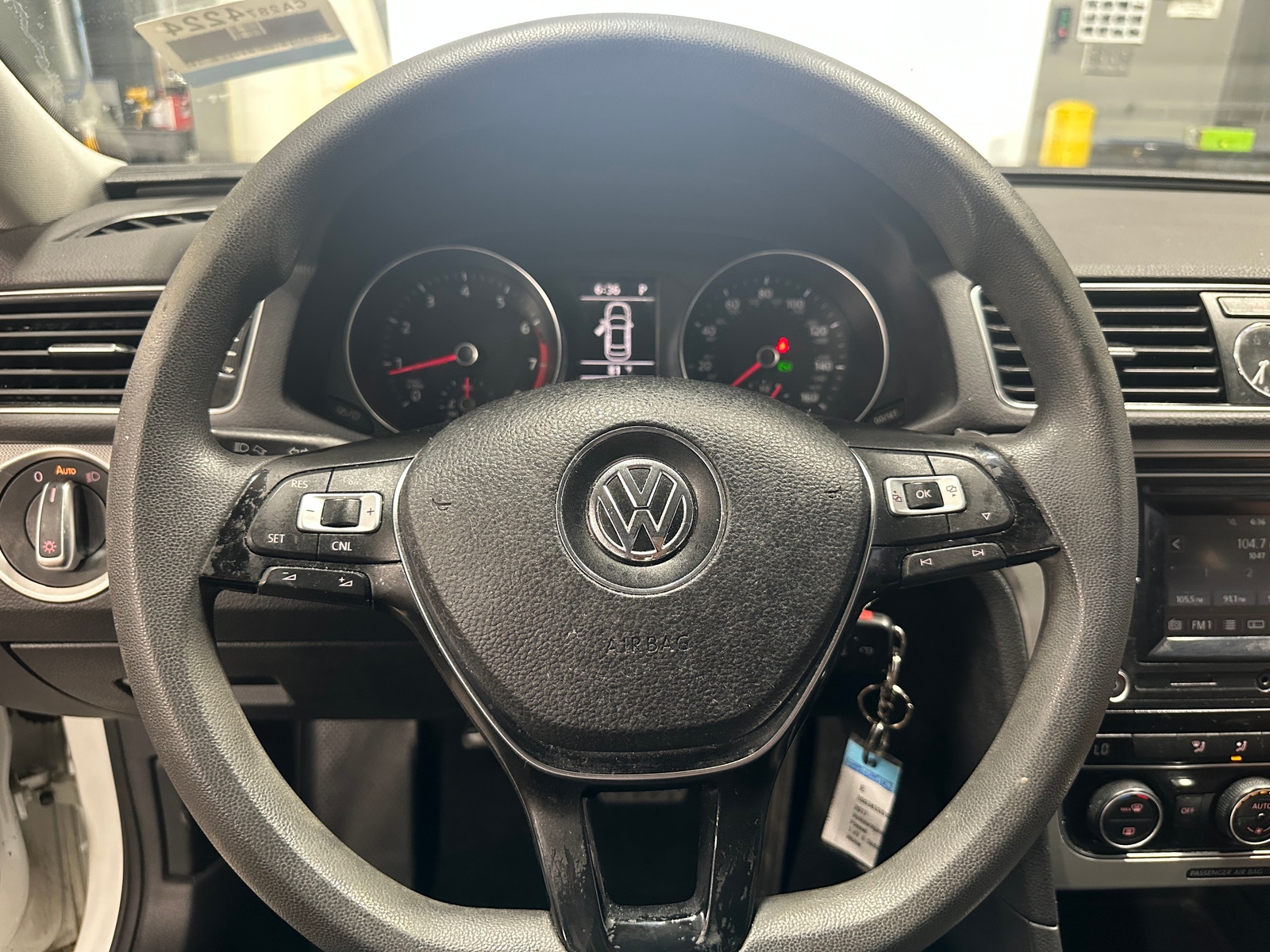 Thumbnail: 2017 Volkswagen Passat - 5