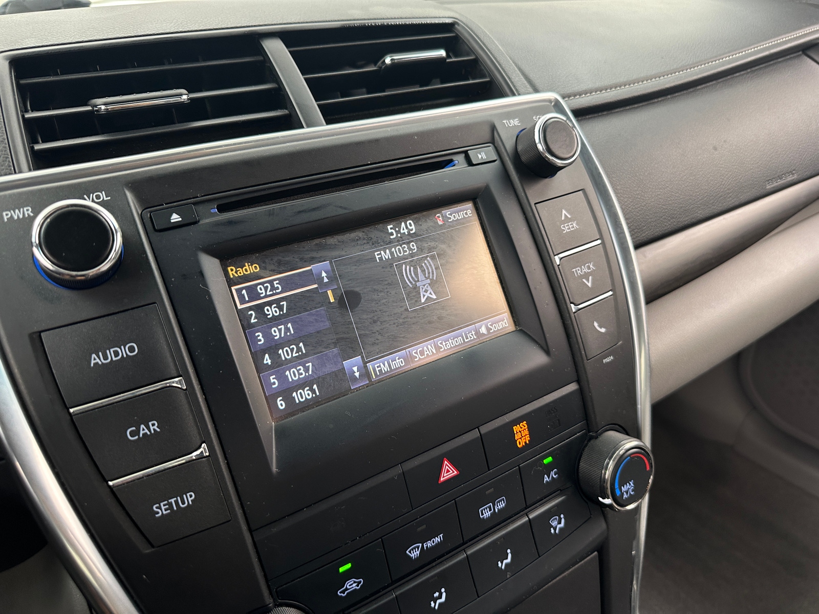 Thumbnail: 2016 Toyota Camry - 4