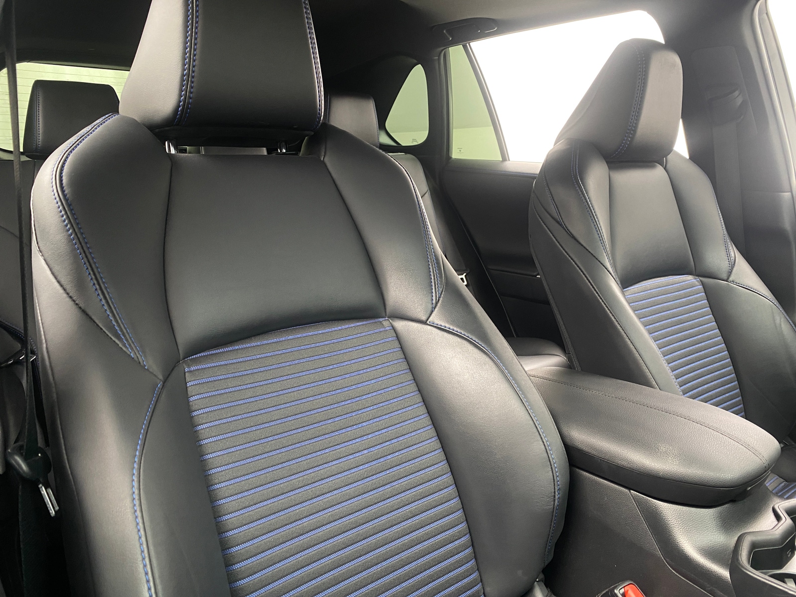 Thumbnail: 2021 Toyota RAV4 - 2