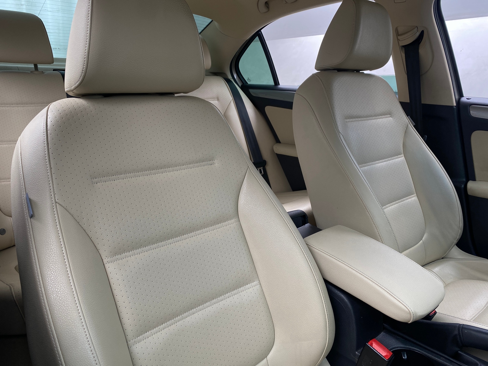 Thumbnail: 2015 Volkswagen Jetta - 2