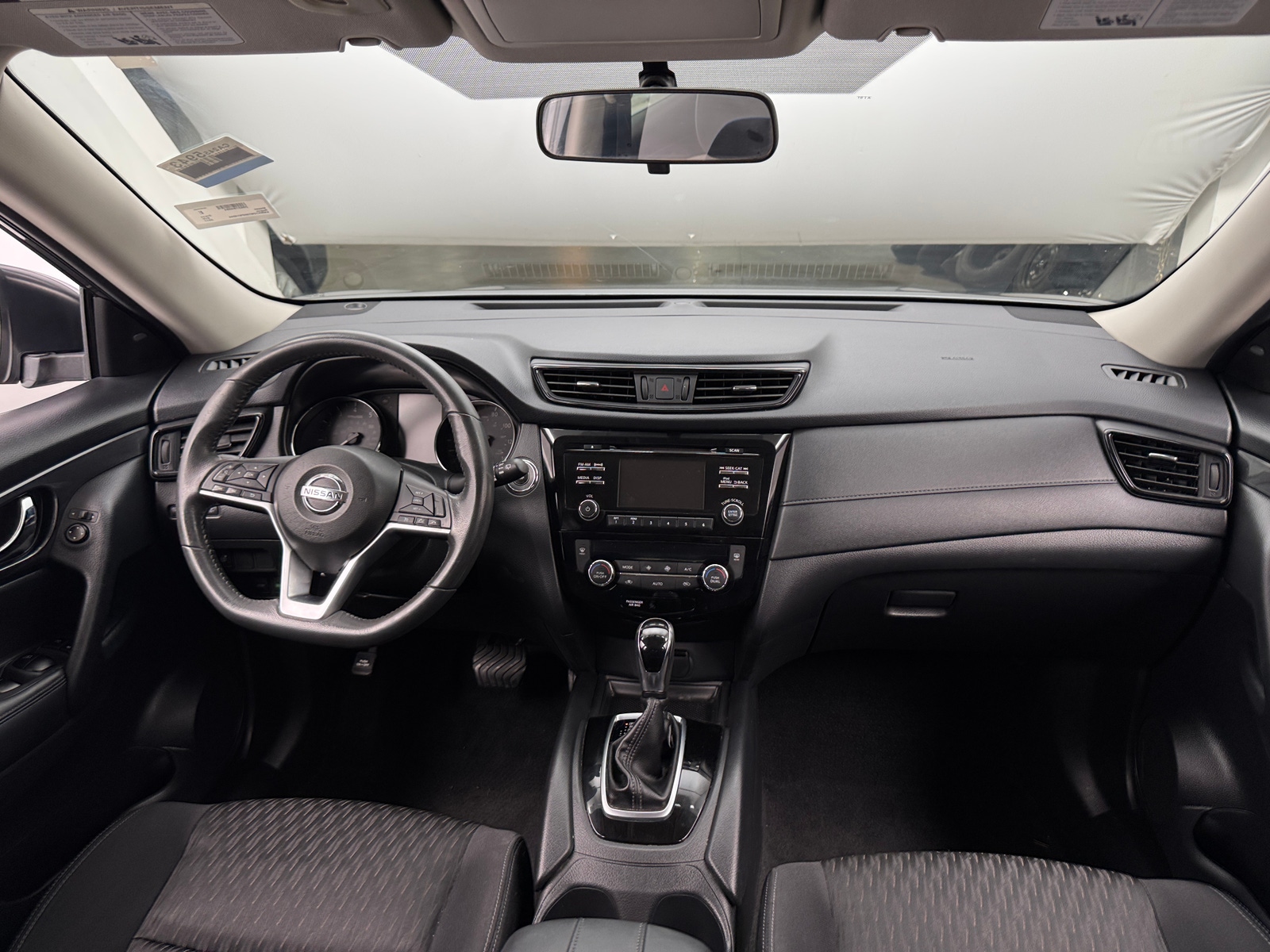 Thumbnail: 2017 Nissan Rogue - 3