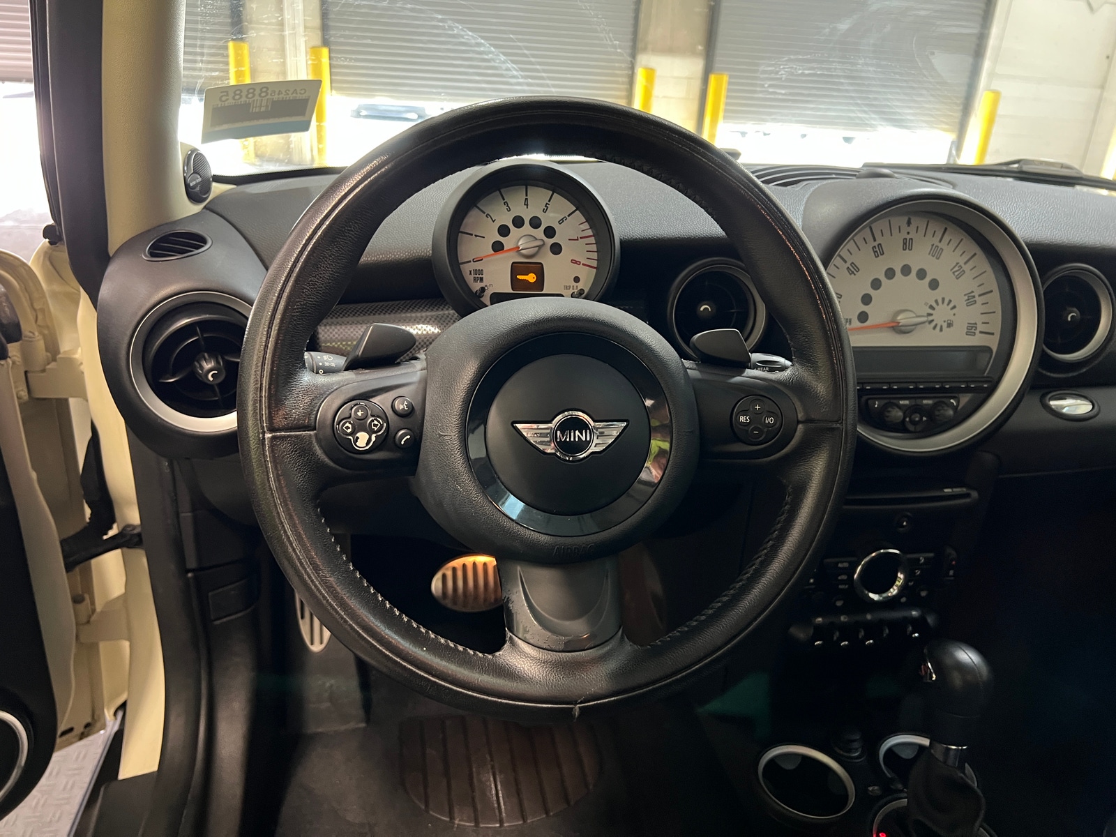 Thumbnail: 2011 MINI Cooper Hardtop - 5