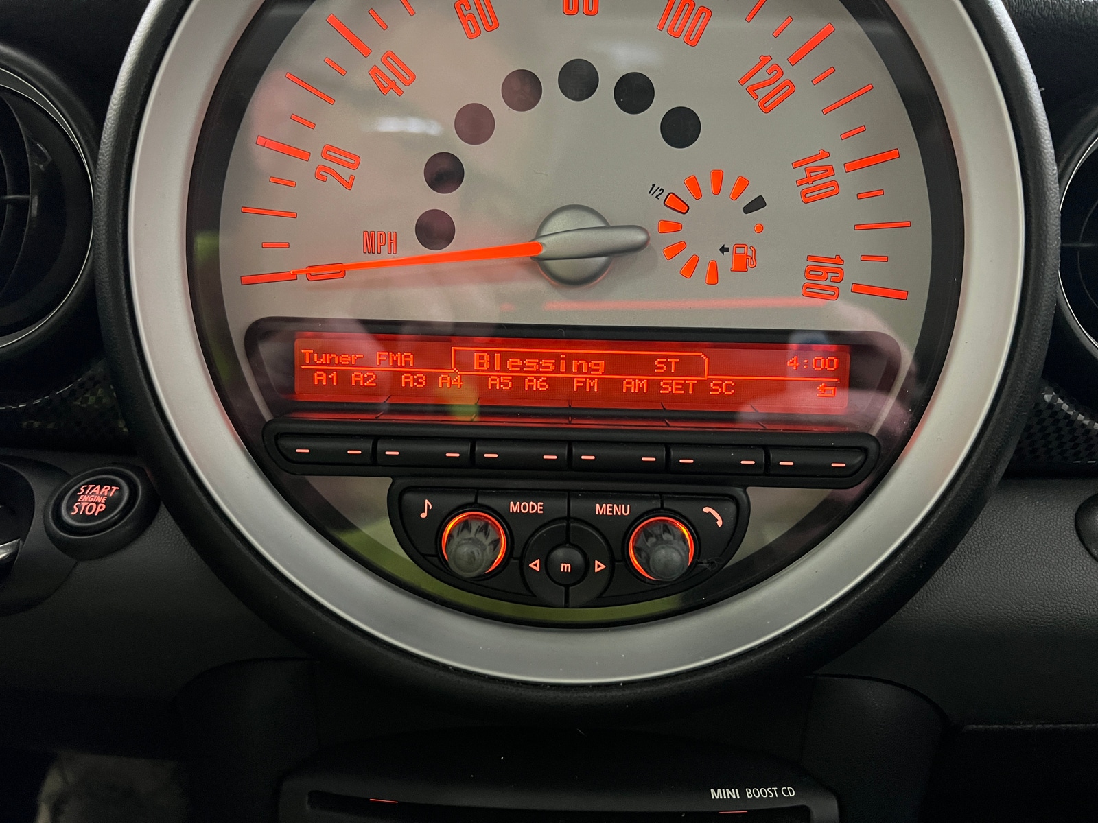 Thumbnail: 2011 MINI Cooper Hardtop - 4