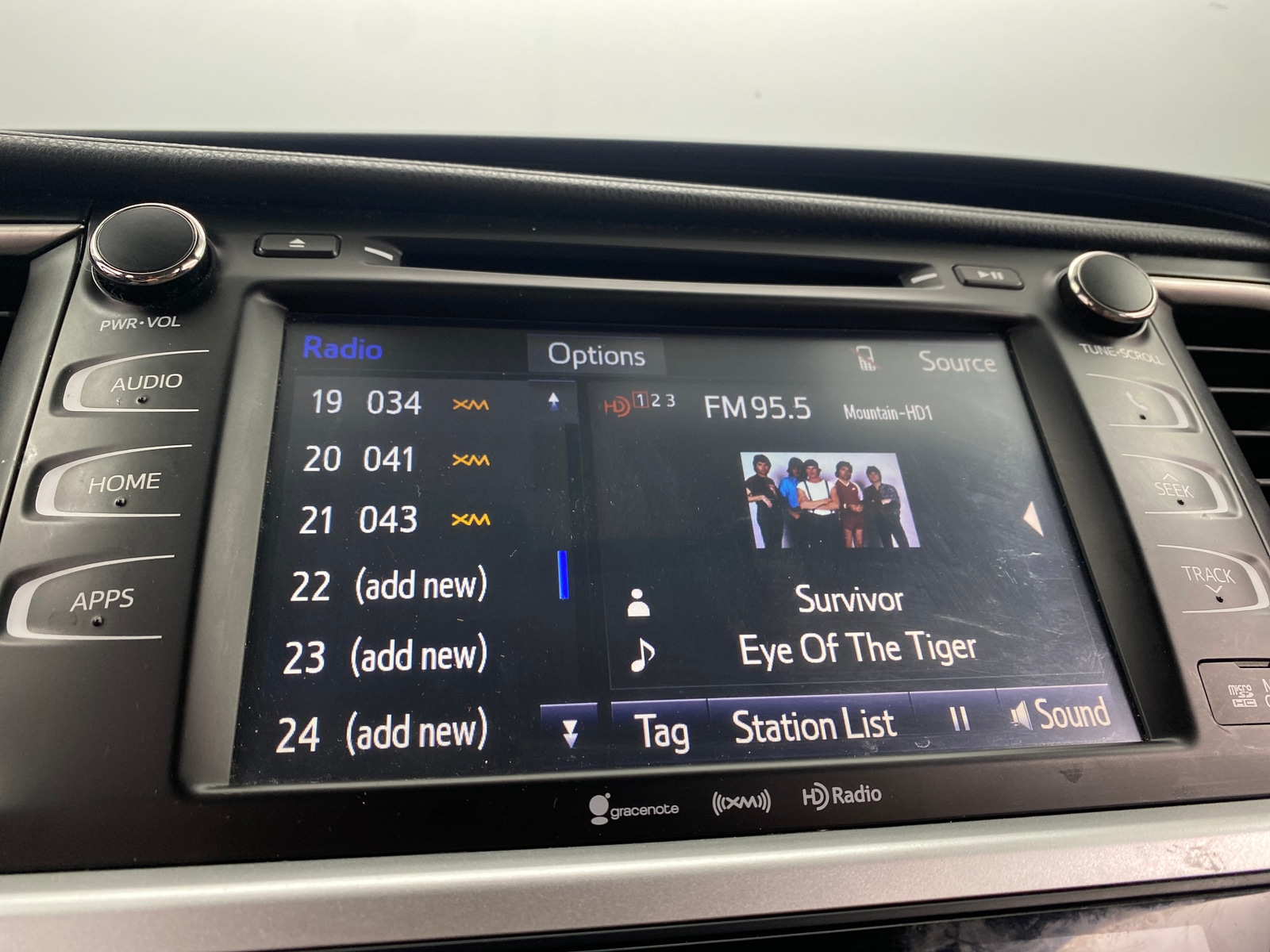 Thumbnail: 2019 Toyota Highlander - 3