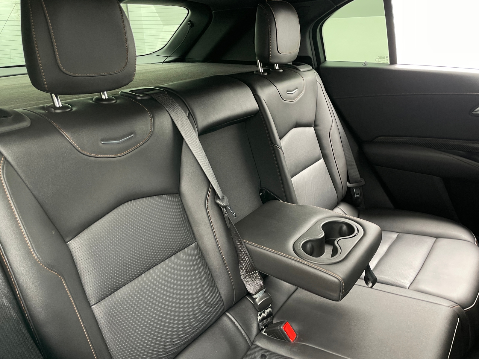 Thumbnail: 2021 Cadillac XT4 - 5