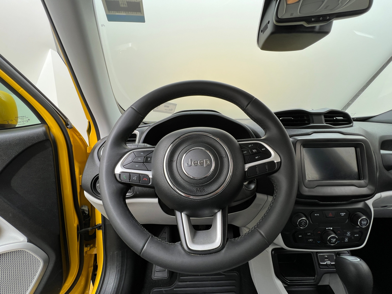 Thumbnail: 2018 Jeep Renegade - 5