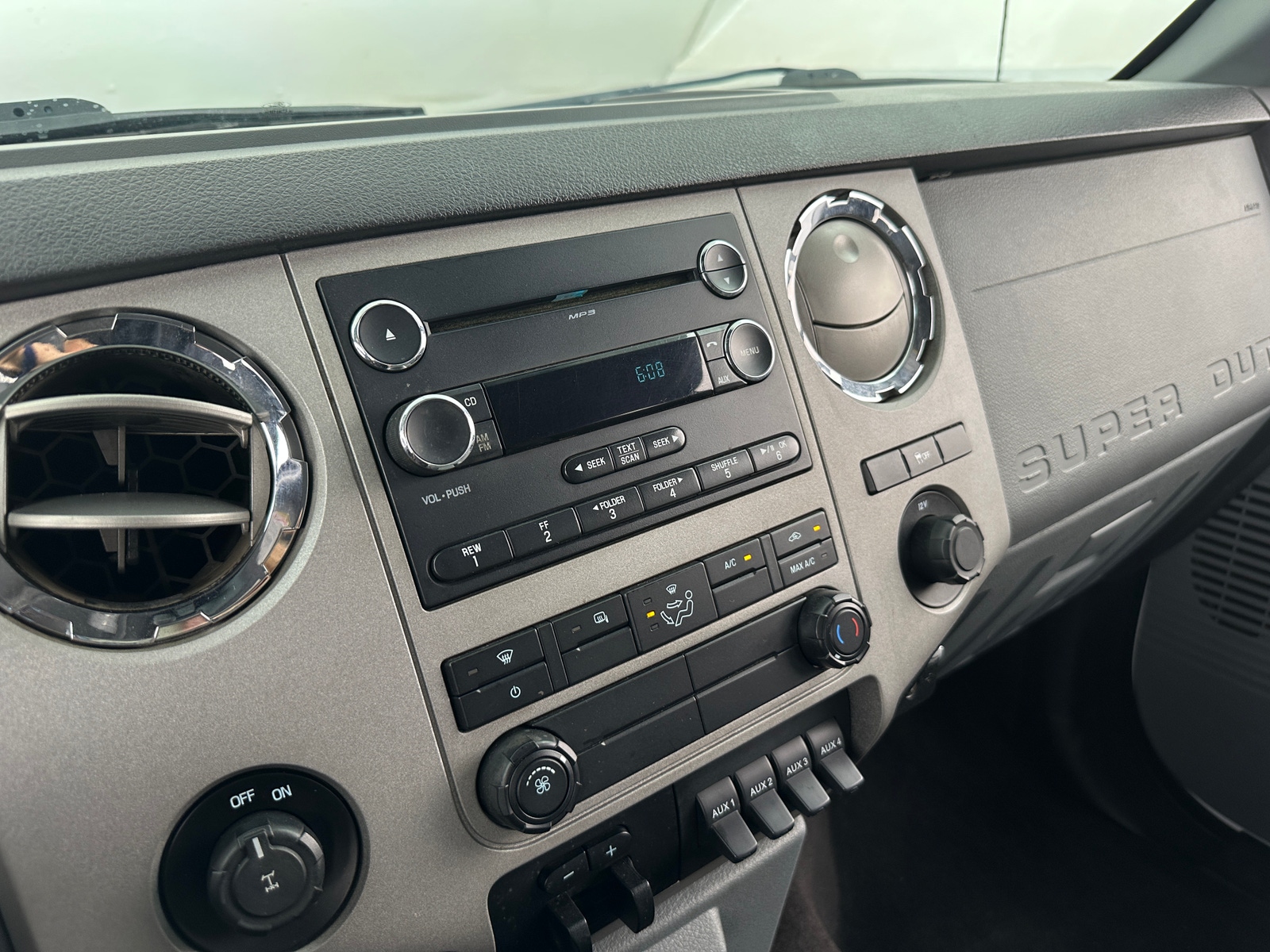 Thumbnail: 2015 Ford Econoline - 4