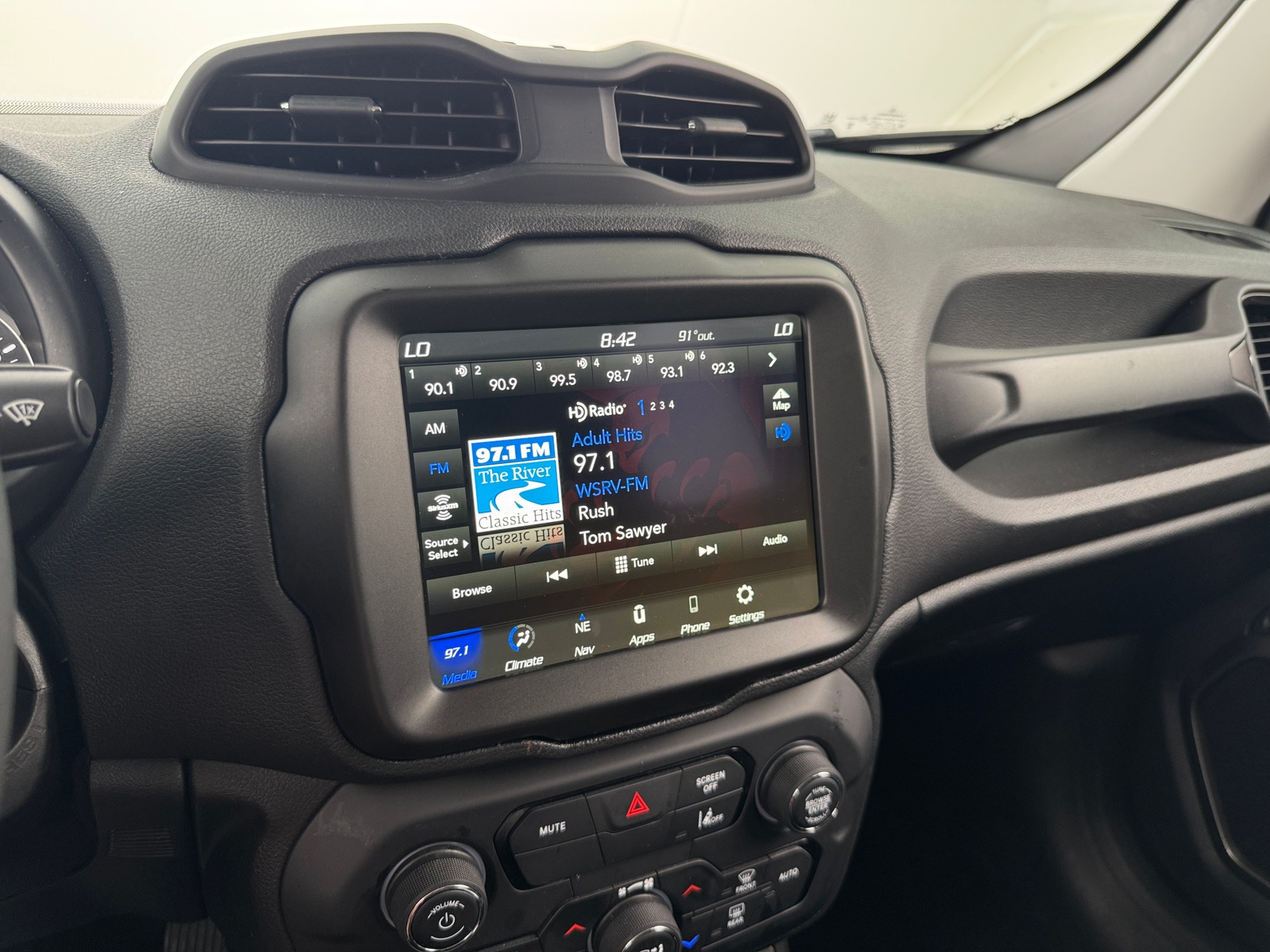 Thumbnail: 2023 Jeep Renegade - 4
