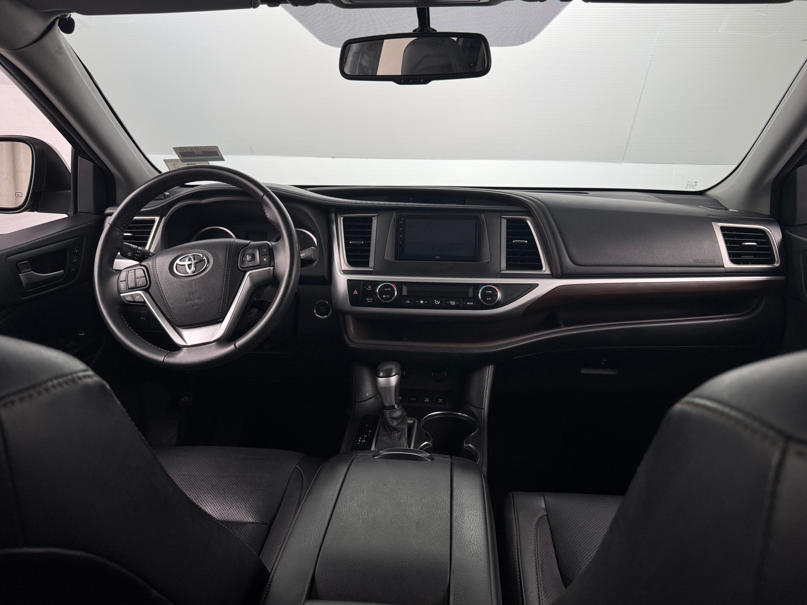 Thumbnail: 2016 Toyota Highlander - 2