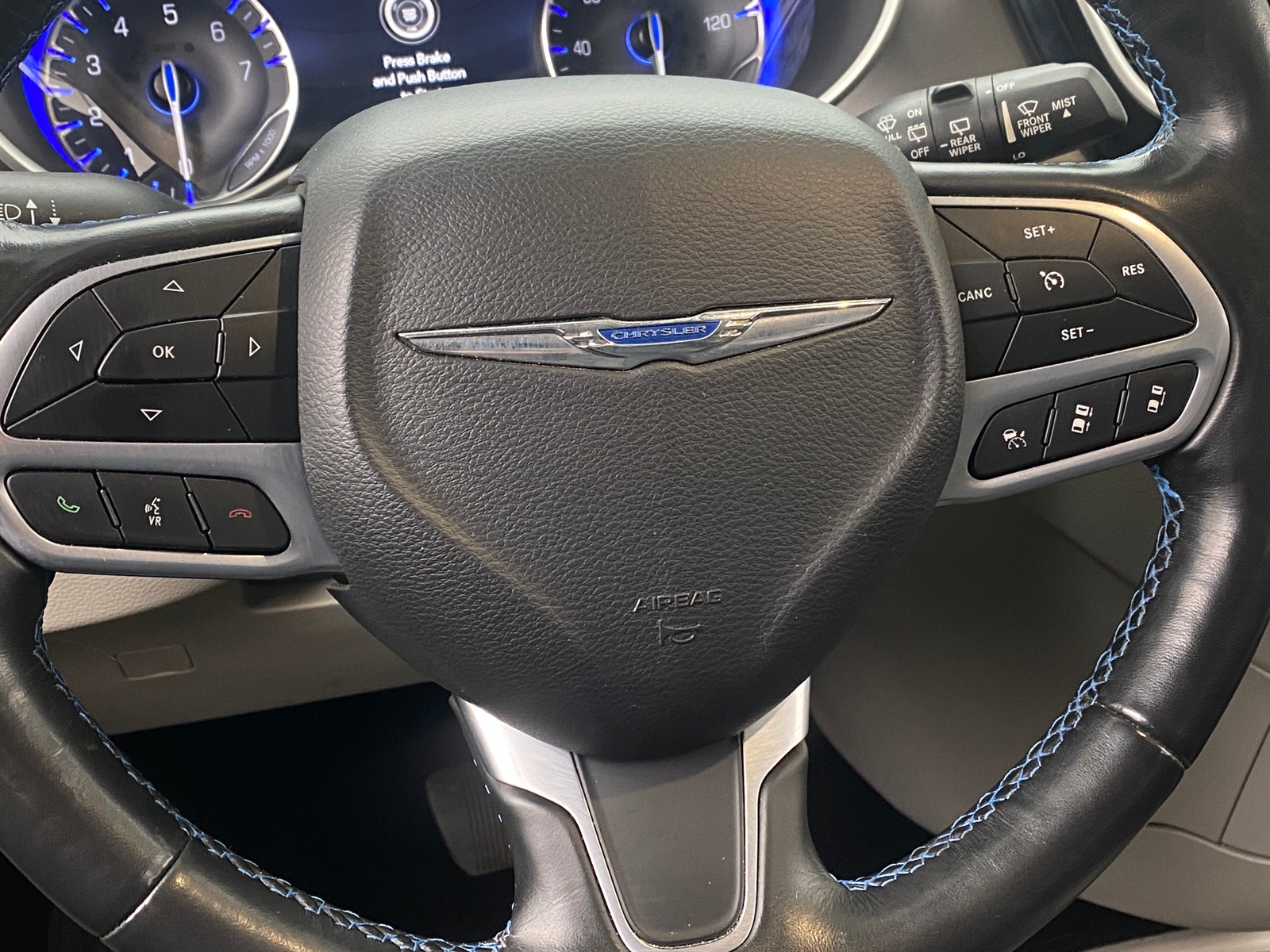 Thumbnail: 2021 Chrysler Pacifica - 4
