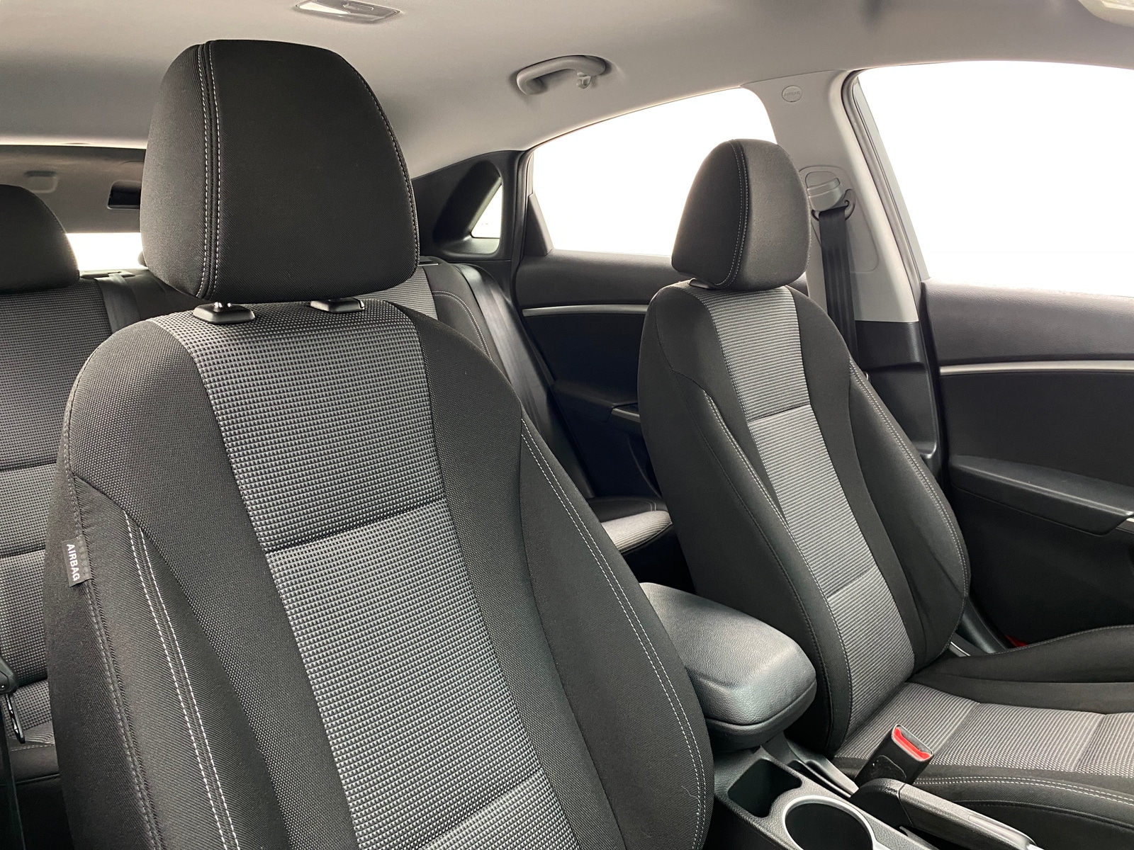 Thumbnail: 2017 Hyundai Elantra - 2
