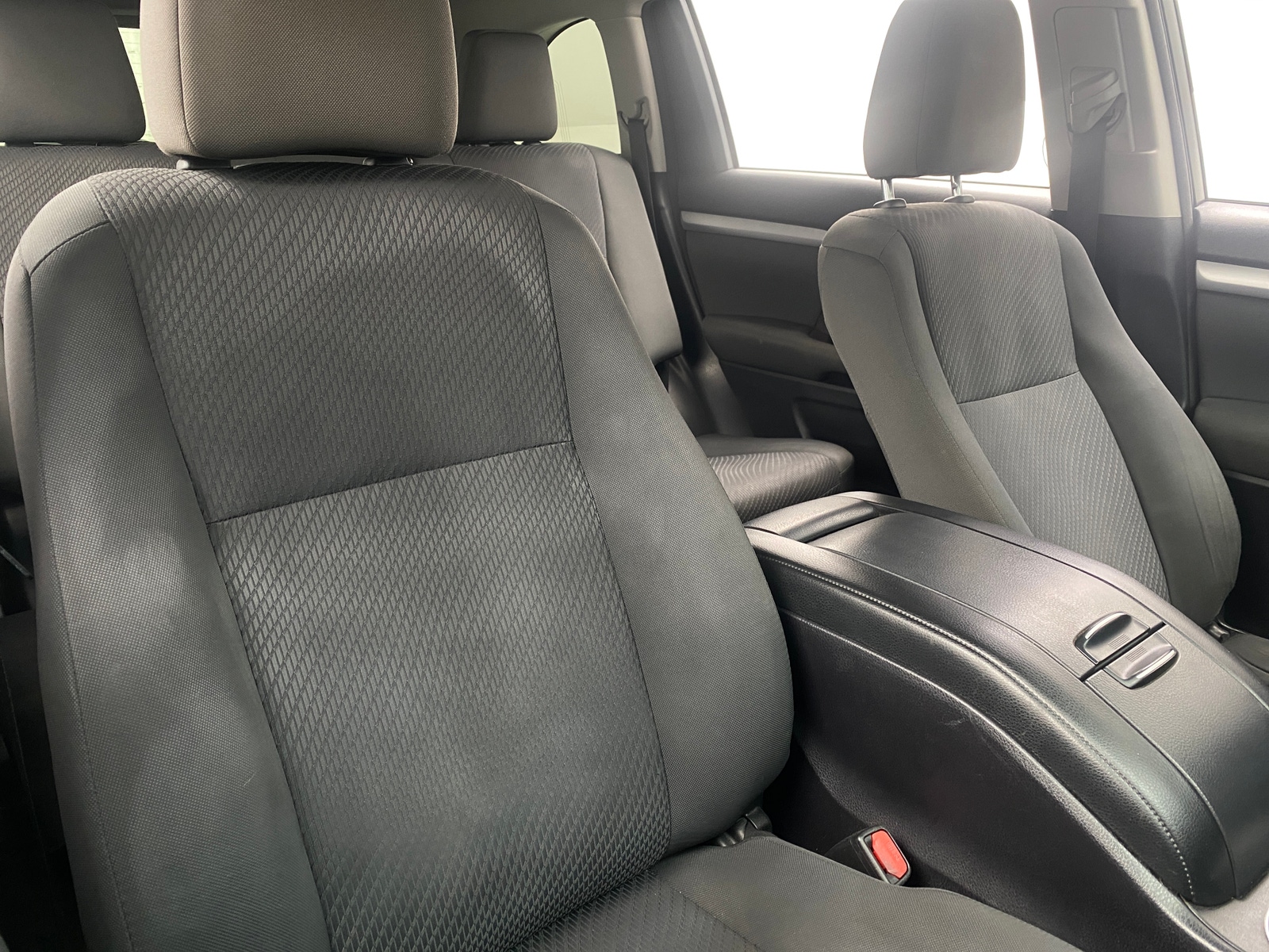 Thumbnail: 2016 Toyota Highlander - 2