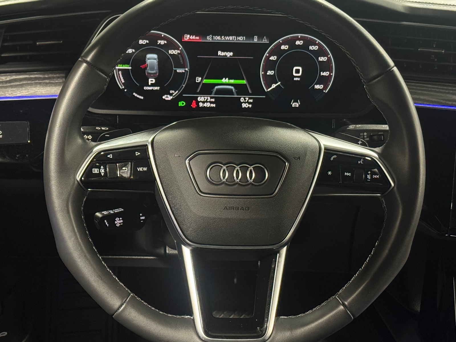 Thumbnail: 2022 Audi e-tron - 4