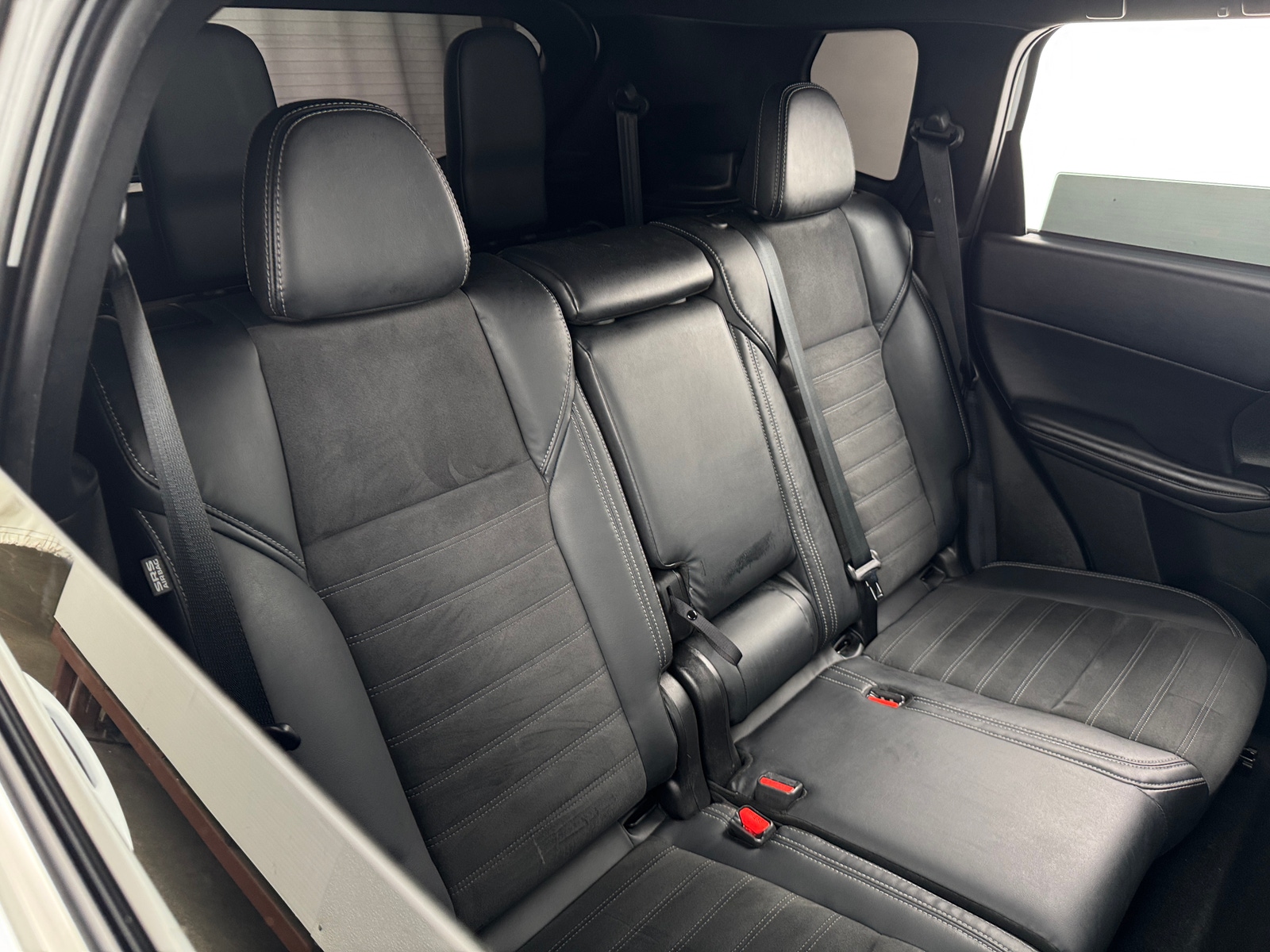 Thumbnail: 2023 Mitsubishi Outlander - 5