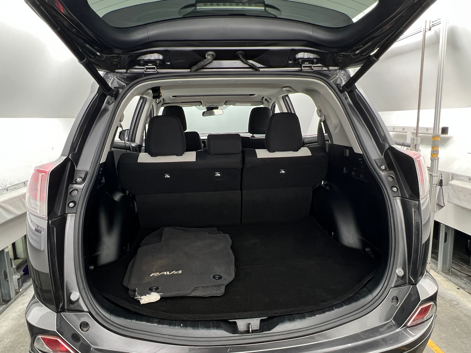 Thumbnail: 2018 Toyota RAV4 - 7