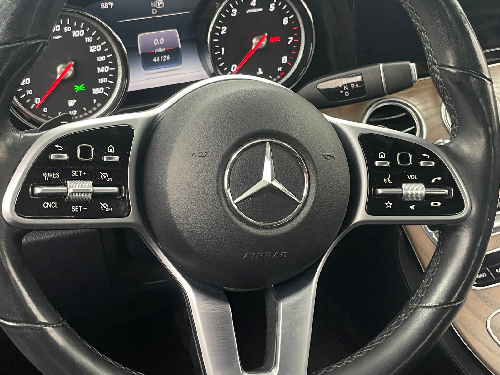 Thumbnail: 2019 Mercedes-Benz E-Class - 4