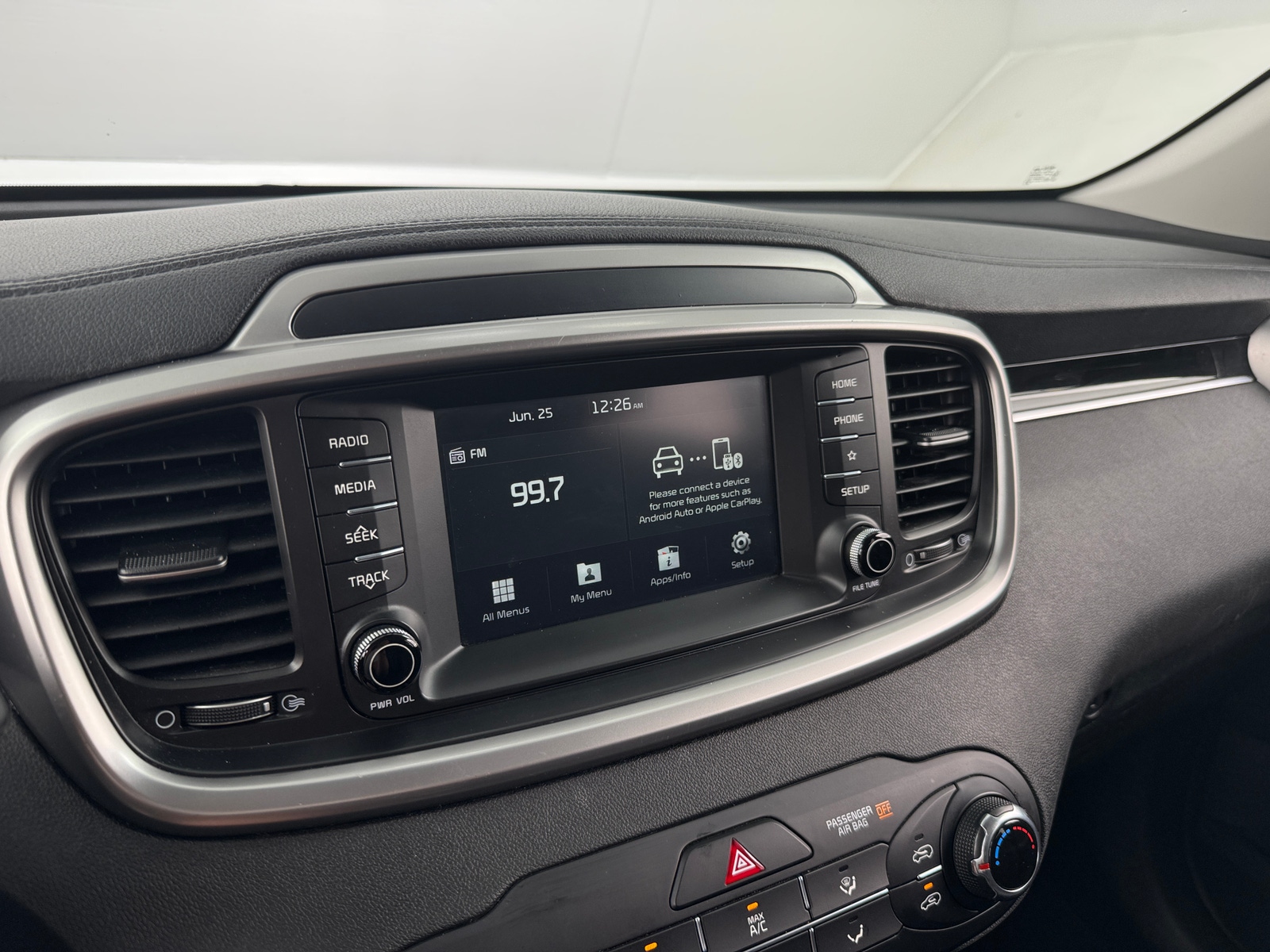Thumbnail: 2019 Kia Sorento - 4