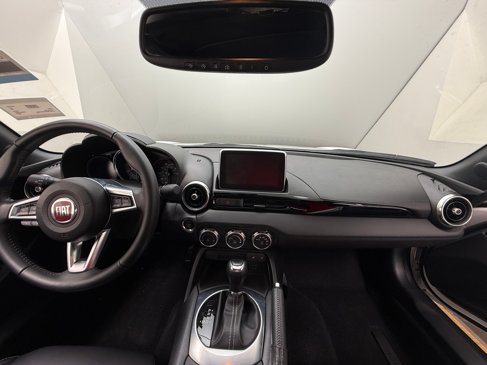 Thumbnail: 2017 Fiat 124 Spider - 3