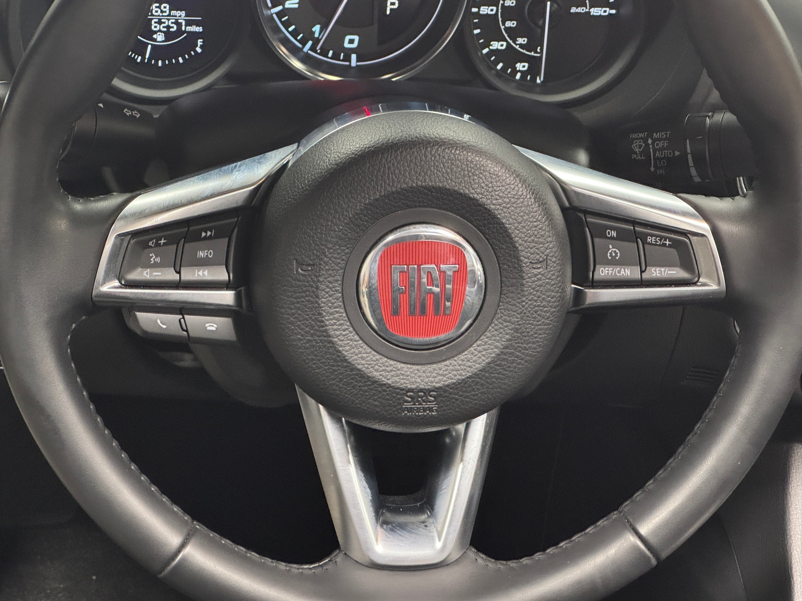 Thumbnail: 2017 Fiat 124 Spider - 5