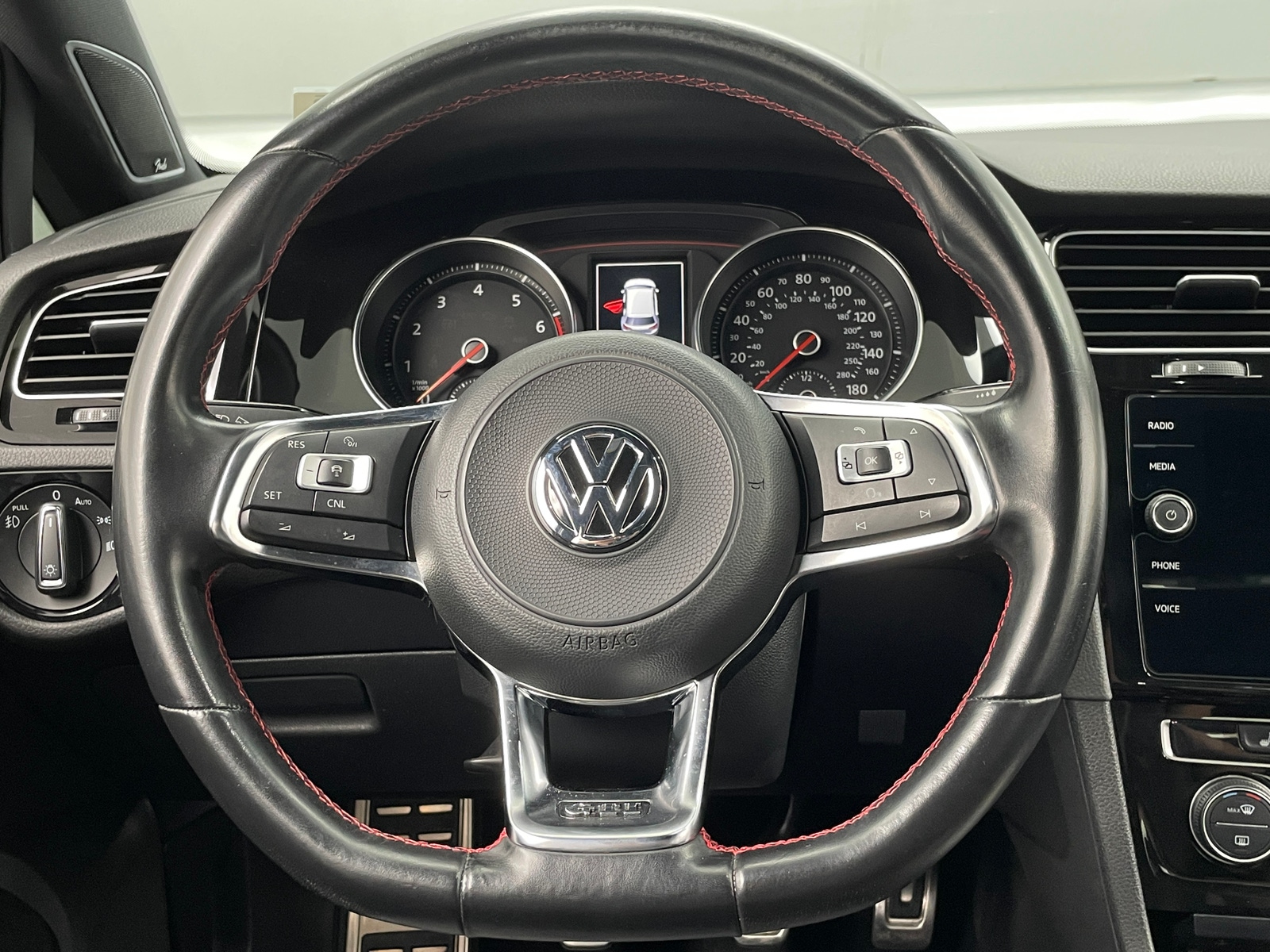 Thumbnail: 2018 Volkswagen Golf - 5