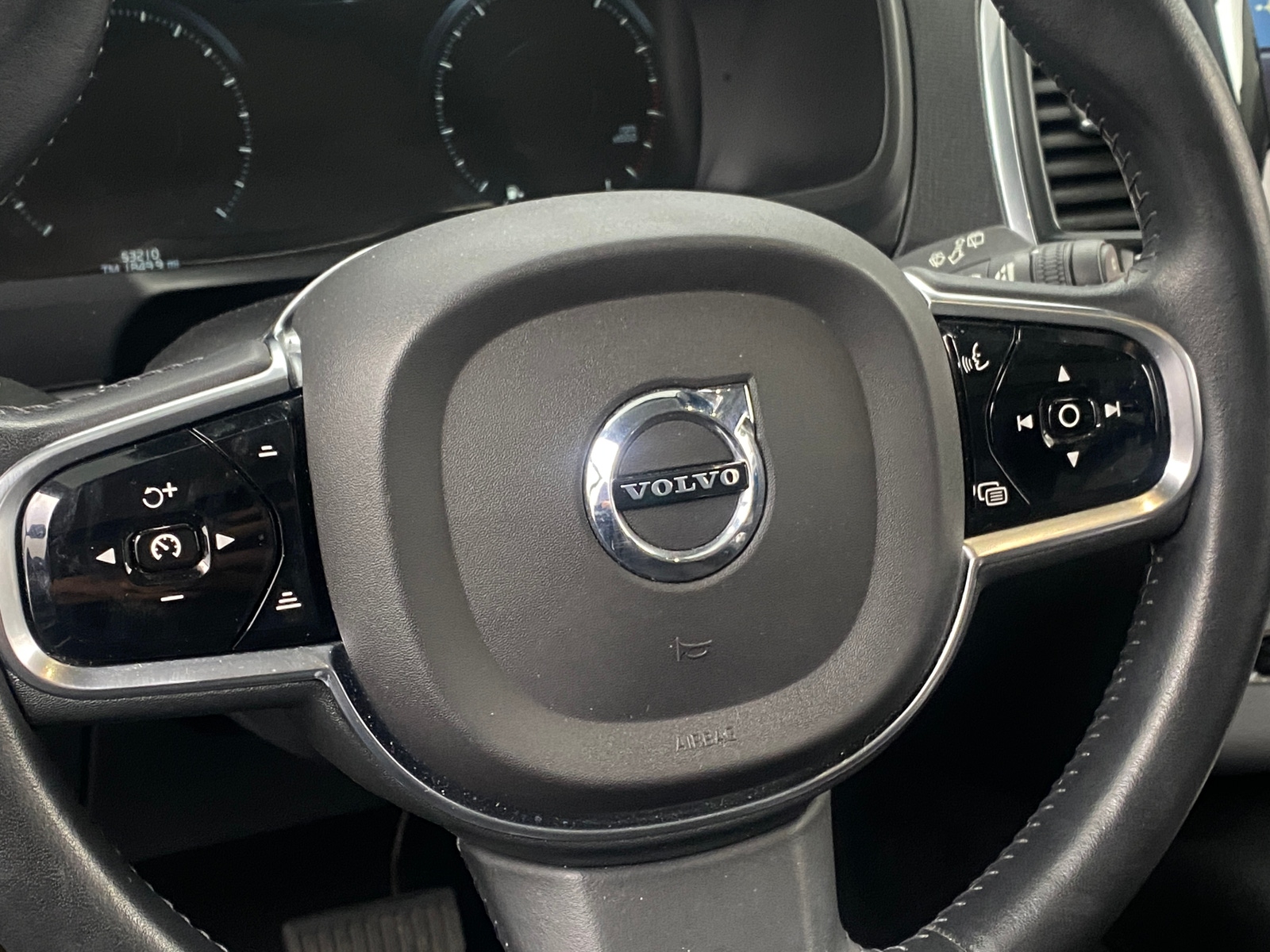 Thumbnail: 2016 Volvo XC90 - 4