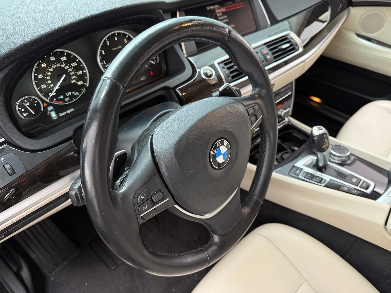 Thumbnail: 2016 BMW 5 Series - 4