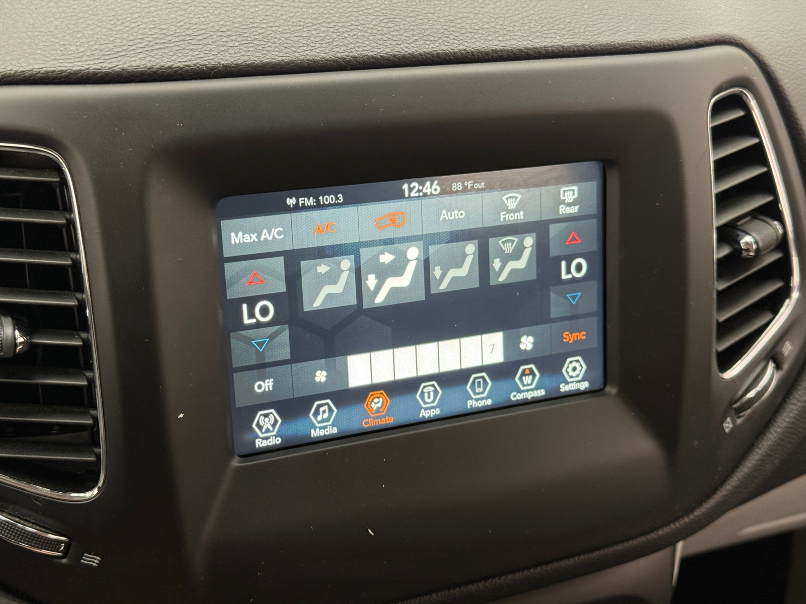 Thumbnail: 2019 Jeep Compass - 4