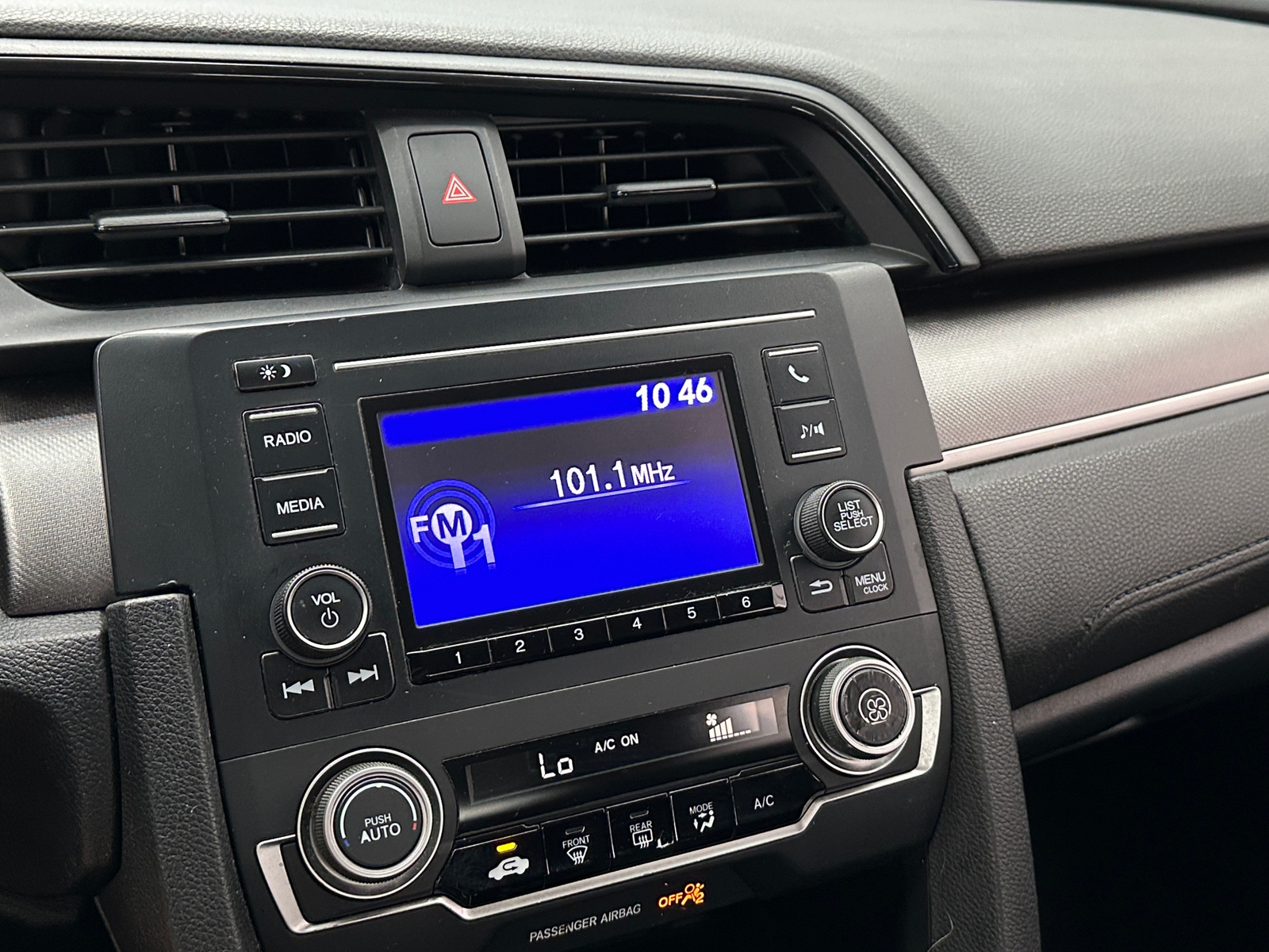 Thumbnail: 2016 Honda Civic - 4