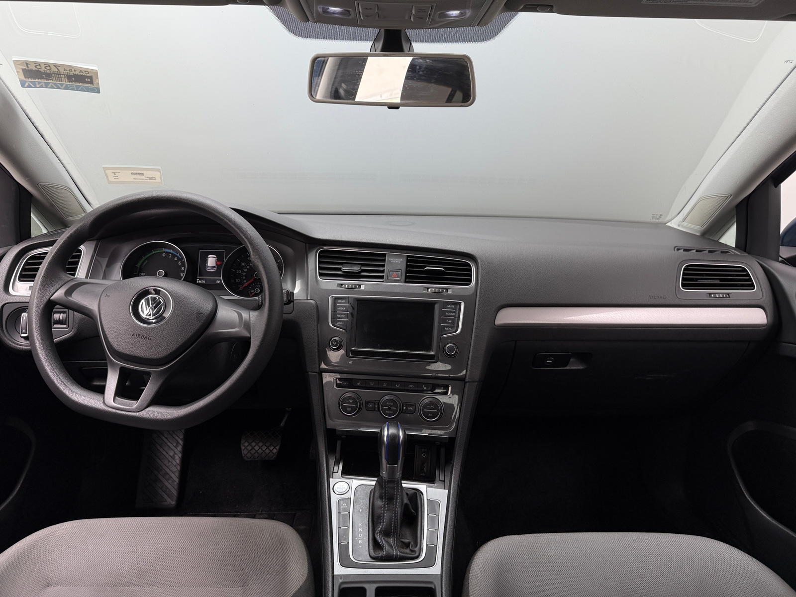 Thumbnail: 2016 Volkswagen e-Golf - 3