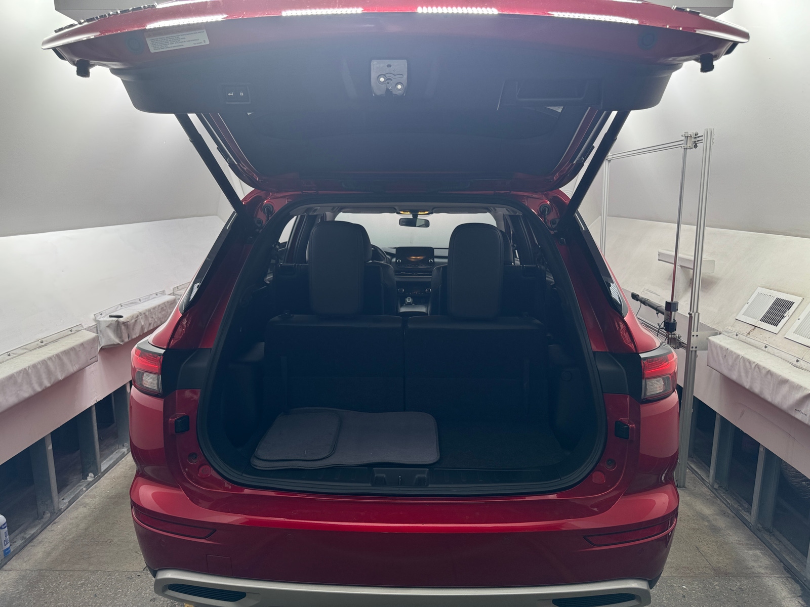 Thumbnail: 2023 Mitsubishi Outlander - 7