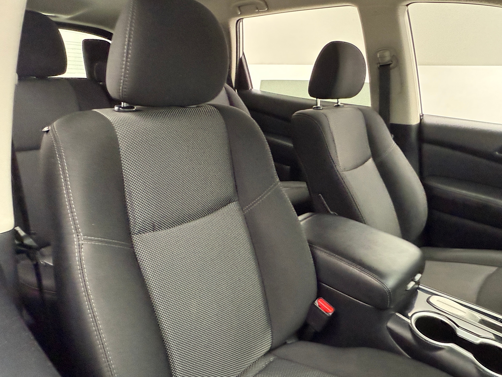 Thumbnail: 2020 Nissan Pathfinder - 2