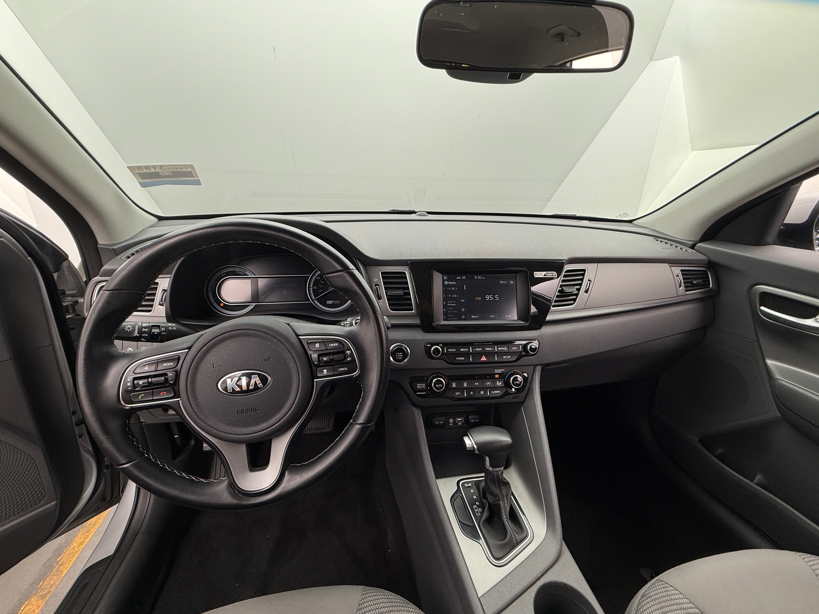 Thumbnail: 2019 Kia Niro - 3