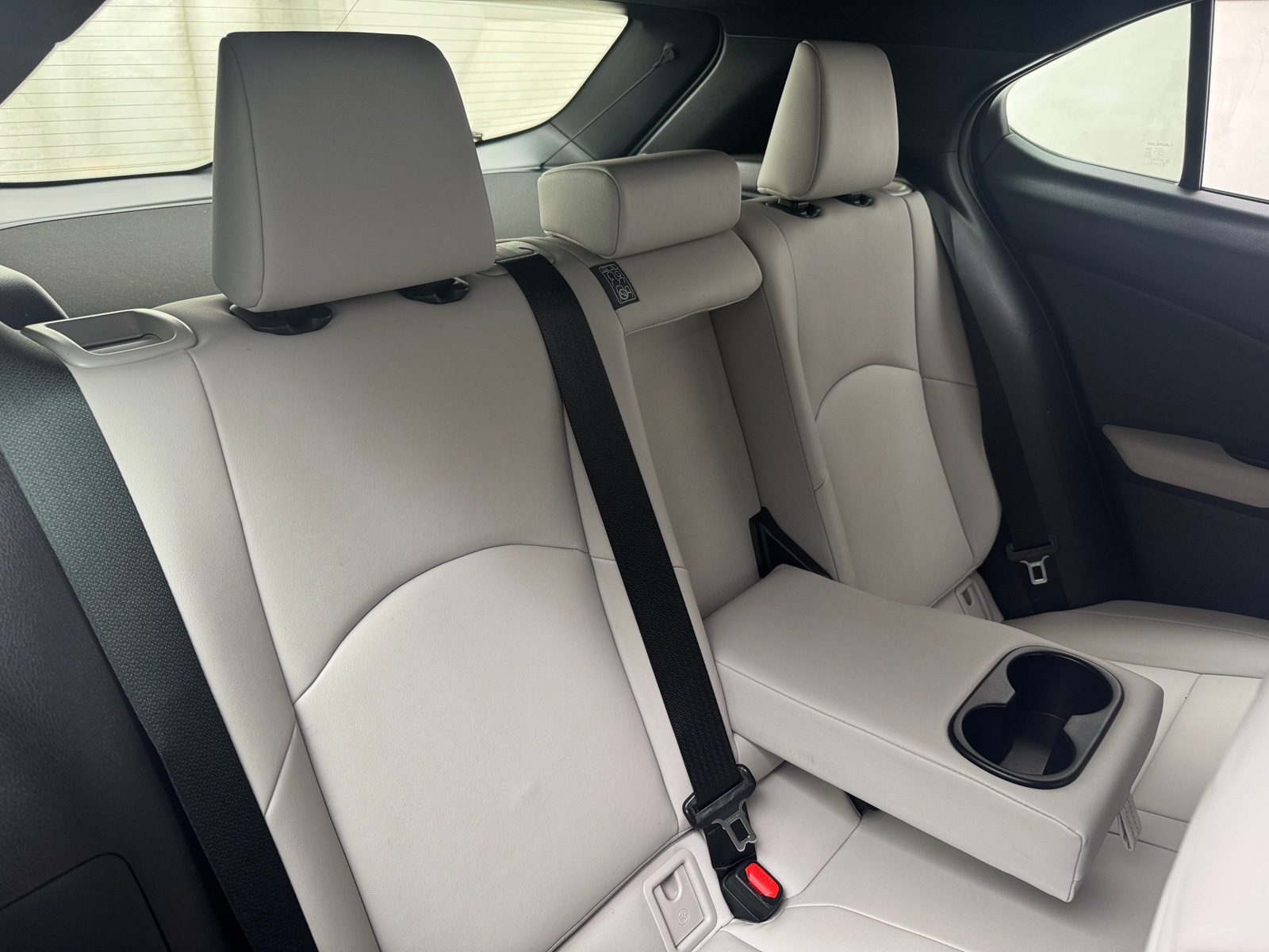 Thumbnail: 2022 Lexus UX - 5