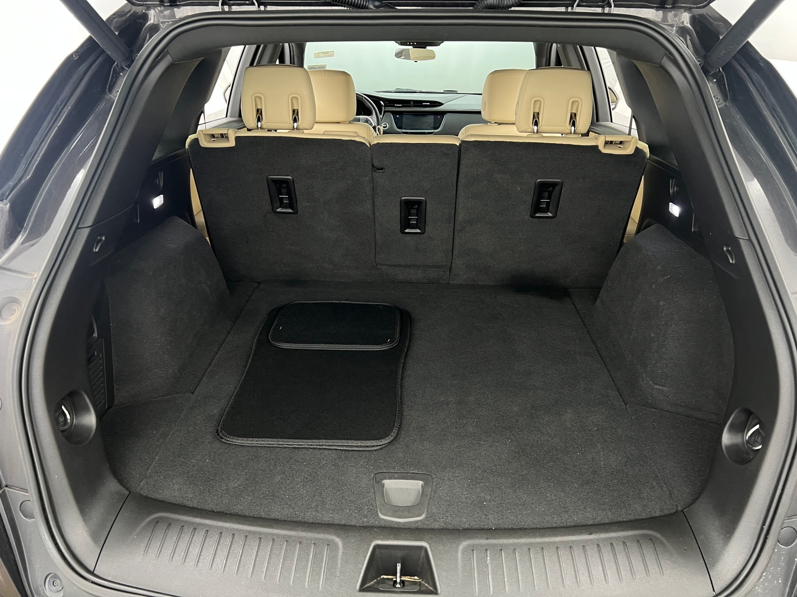 Thumbnail: 2018 Cadillac XT5 - 6