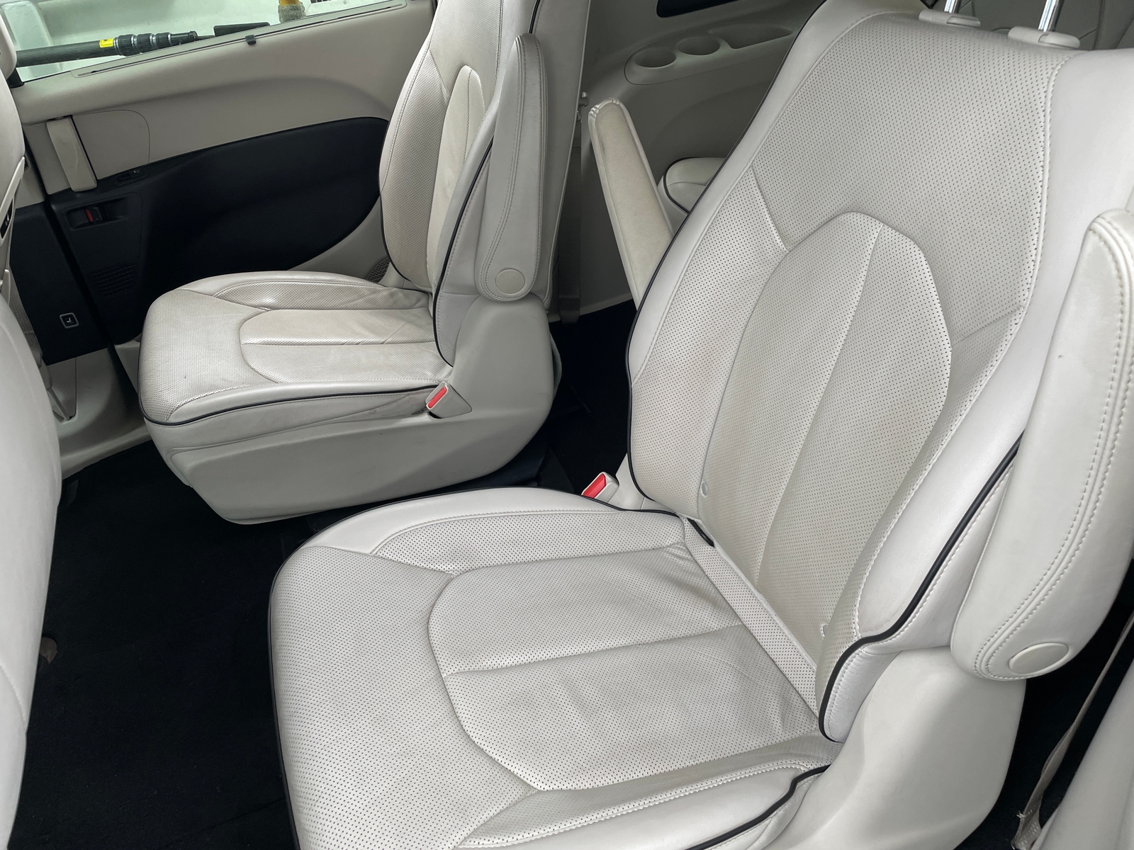 Thumbnail: 2021 Chrysler Pacifica - 5
