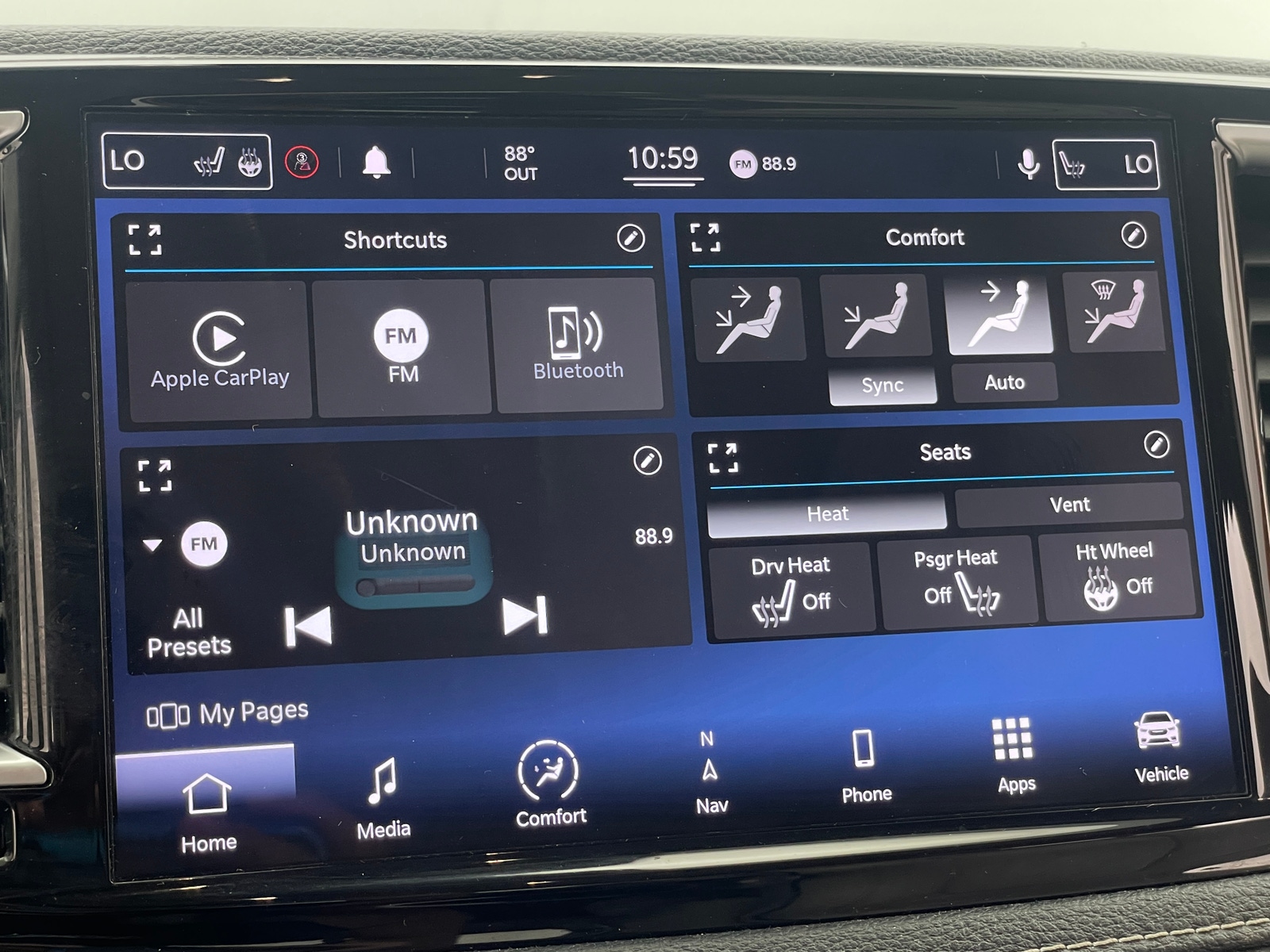Thumbnail: 2021 Chrysler Pacifica - 3