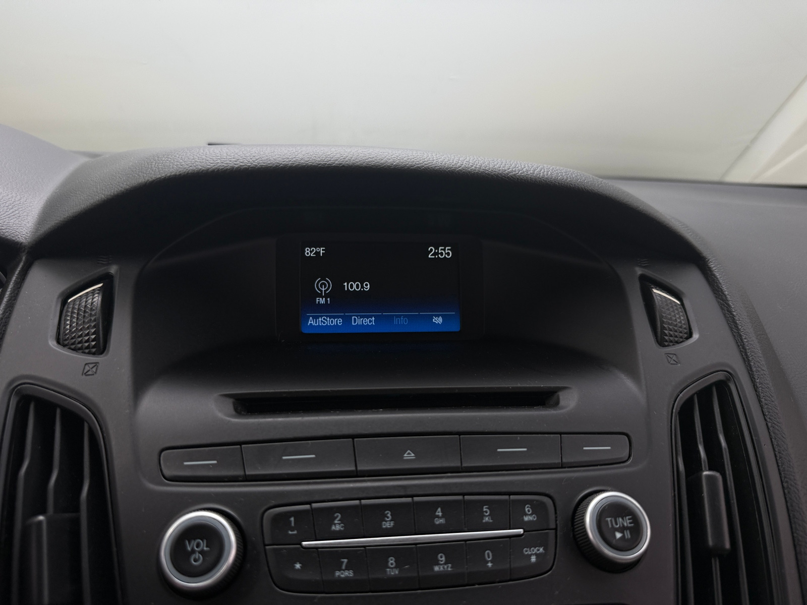 Thumbnail: 2017 Ford Focus - 4