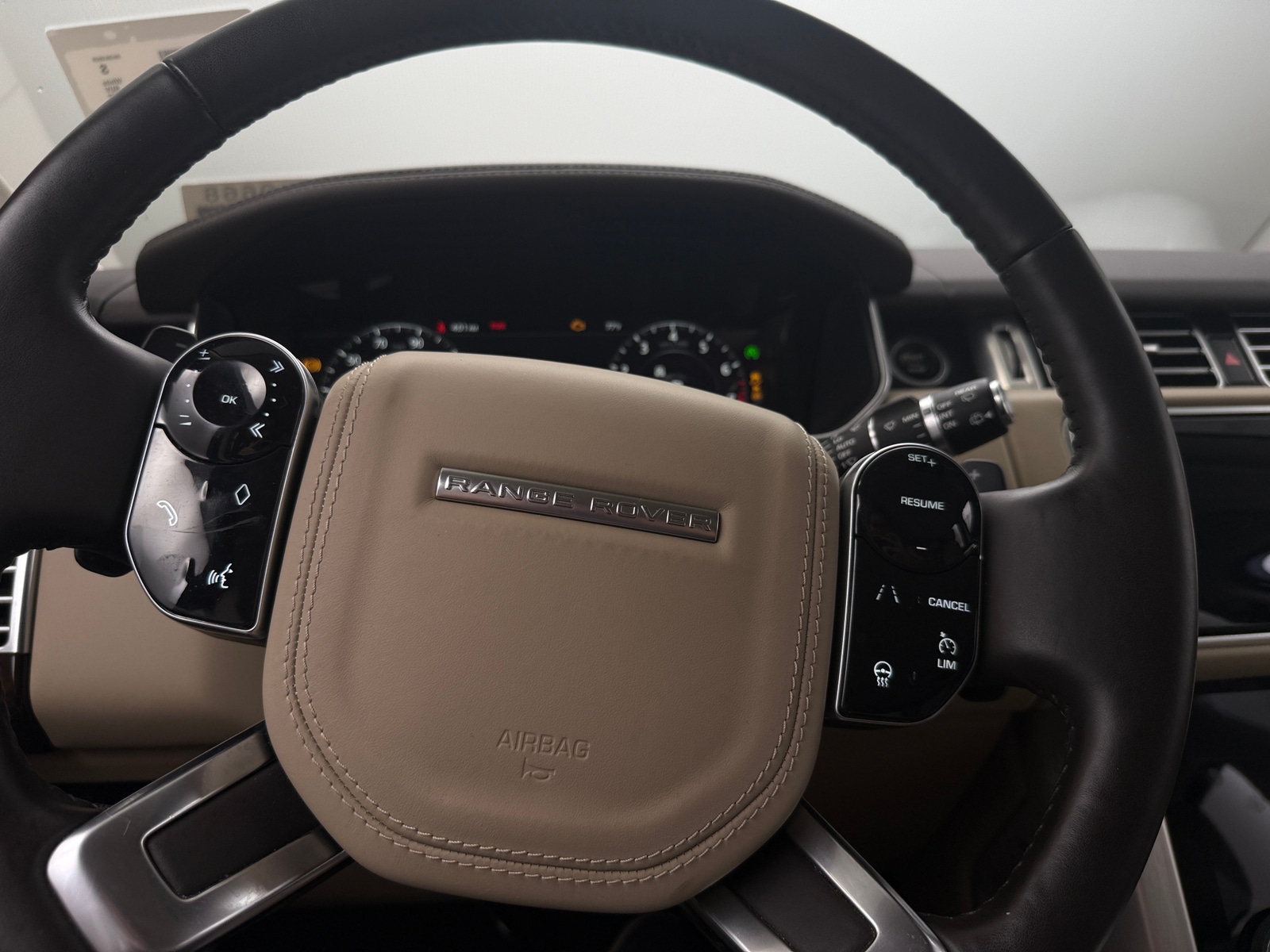 Thumbnail: 2022 Land Rover Range Rover - 4