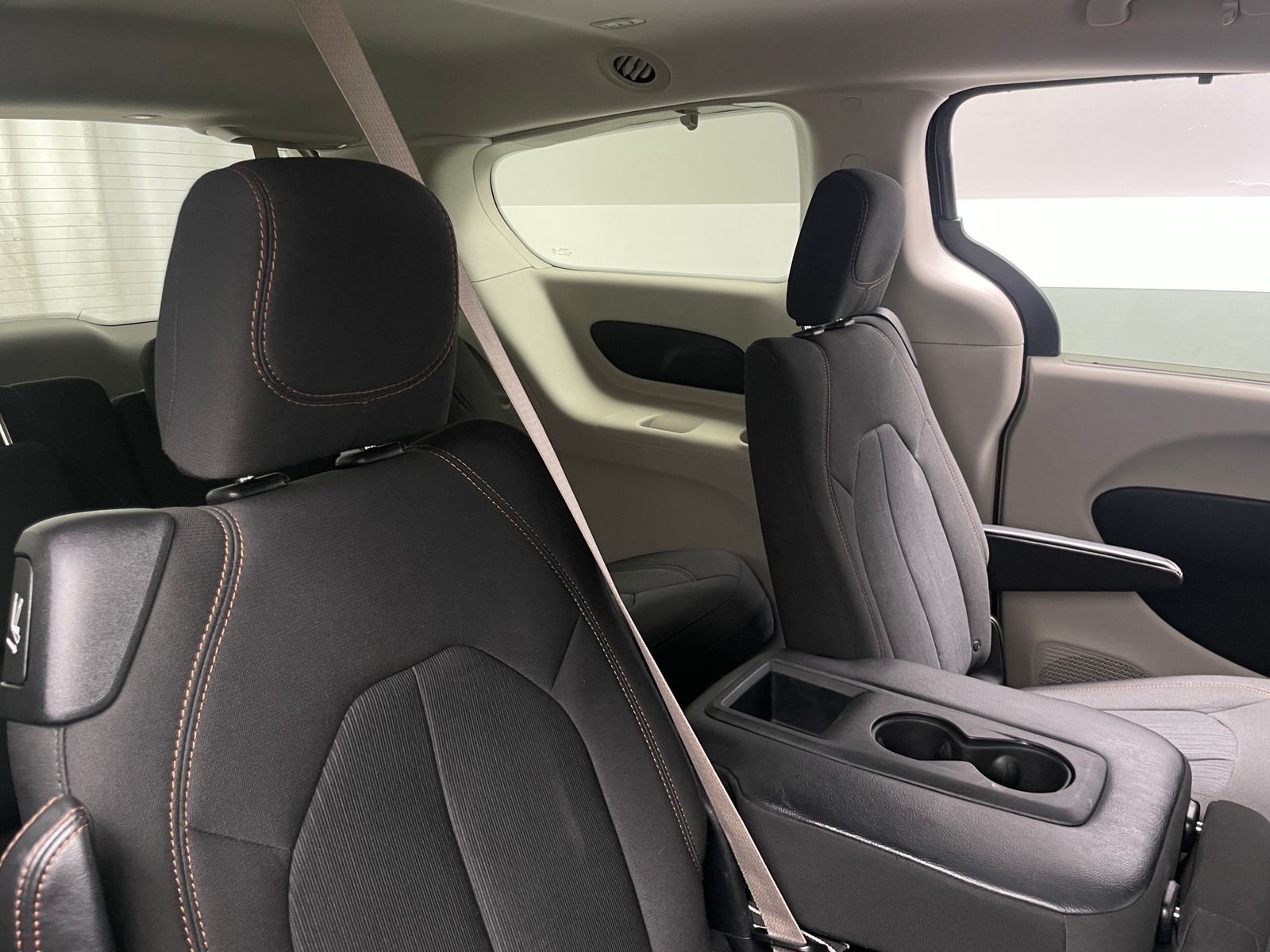 Thumbnail: 2018 Chrysler Pacifica - 6