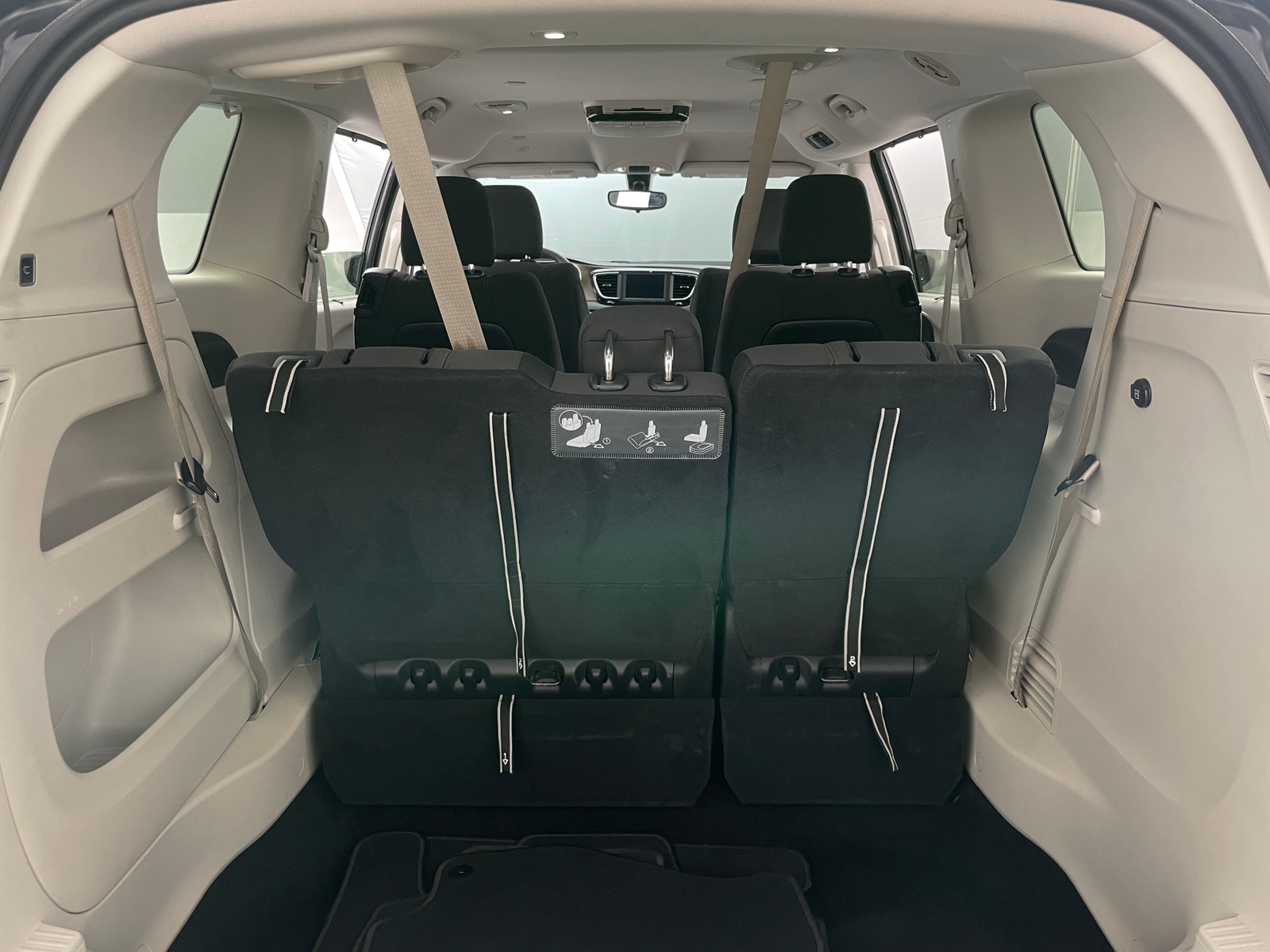 Thumbnail: 2018 Chrysler Pacifica - 7