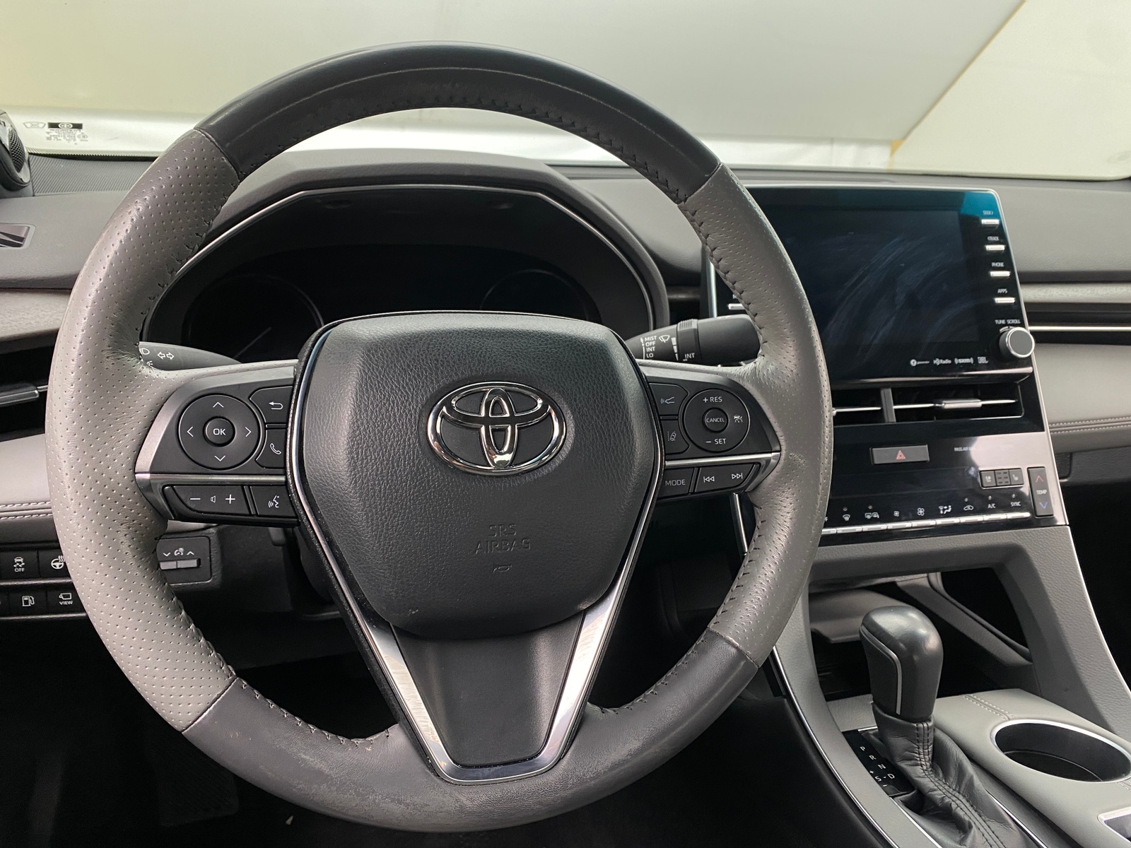 Thumbnail: 2020 Toyota Avalon - 4