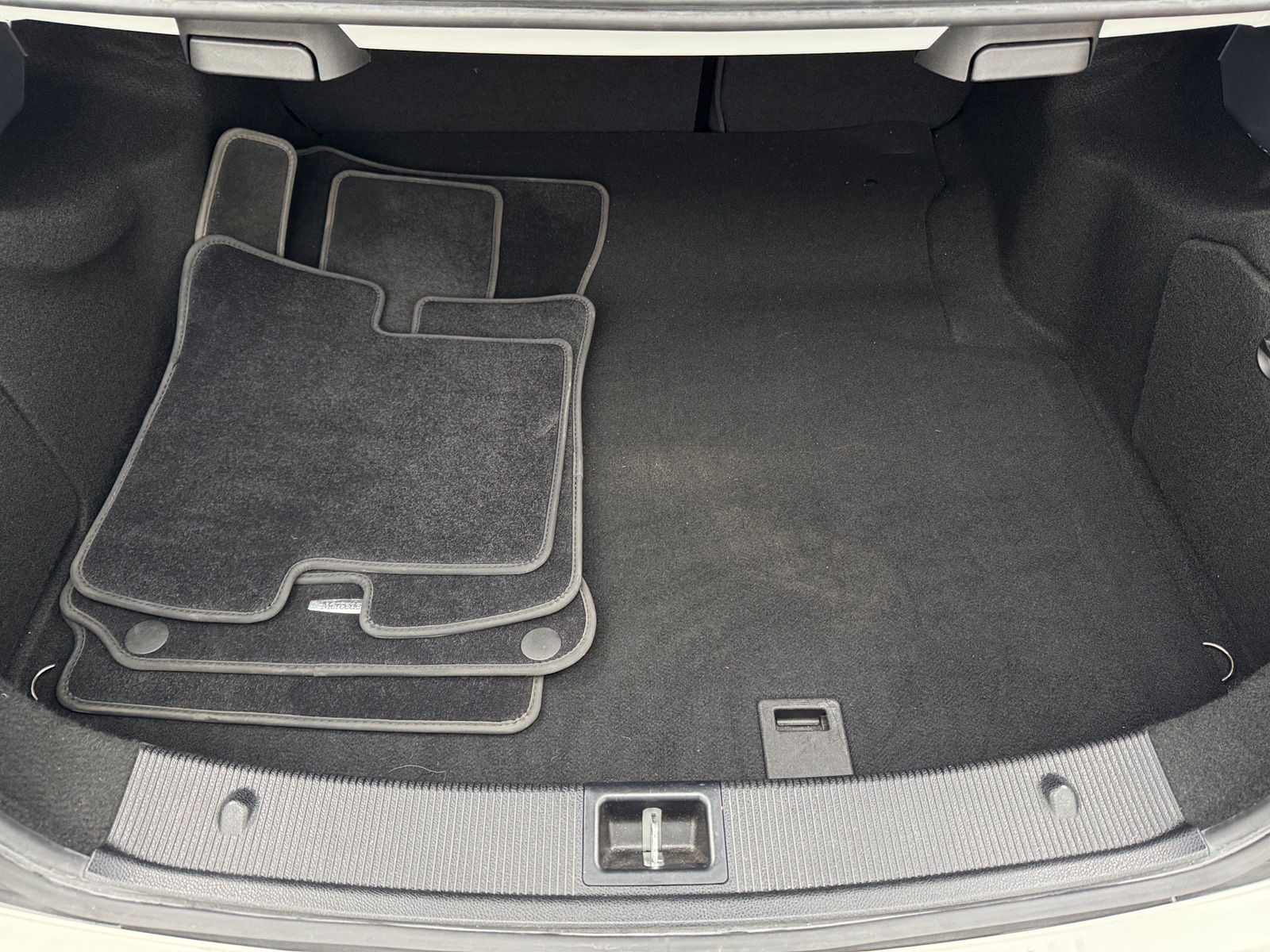 Thumbnail: 2013 Mercedes-Benz C-Class - 6