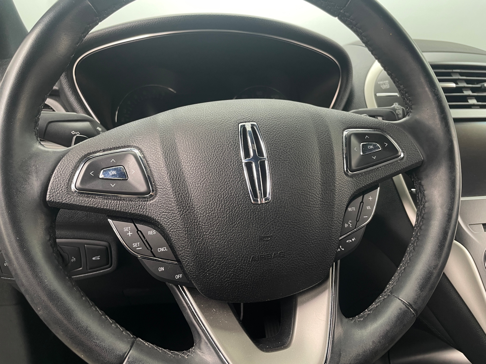 Thumbnail: 2019 Lincoln MKC - 4