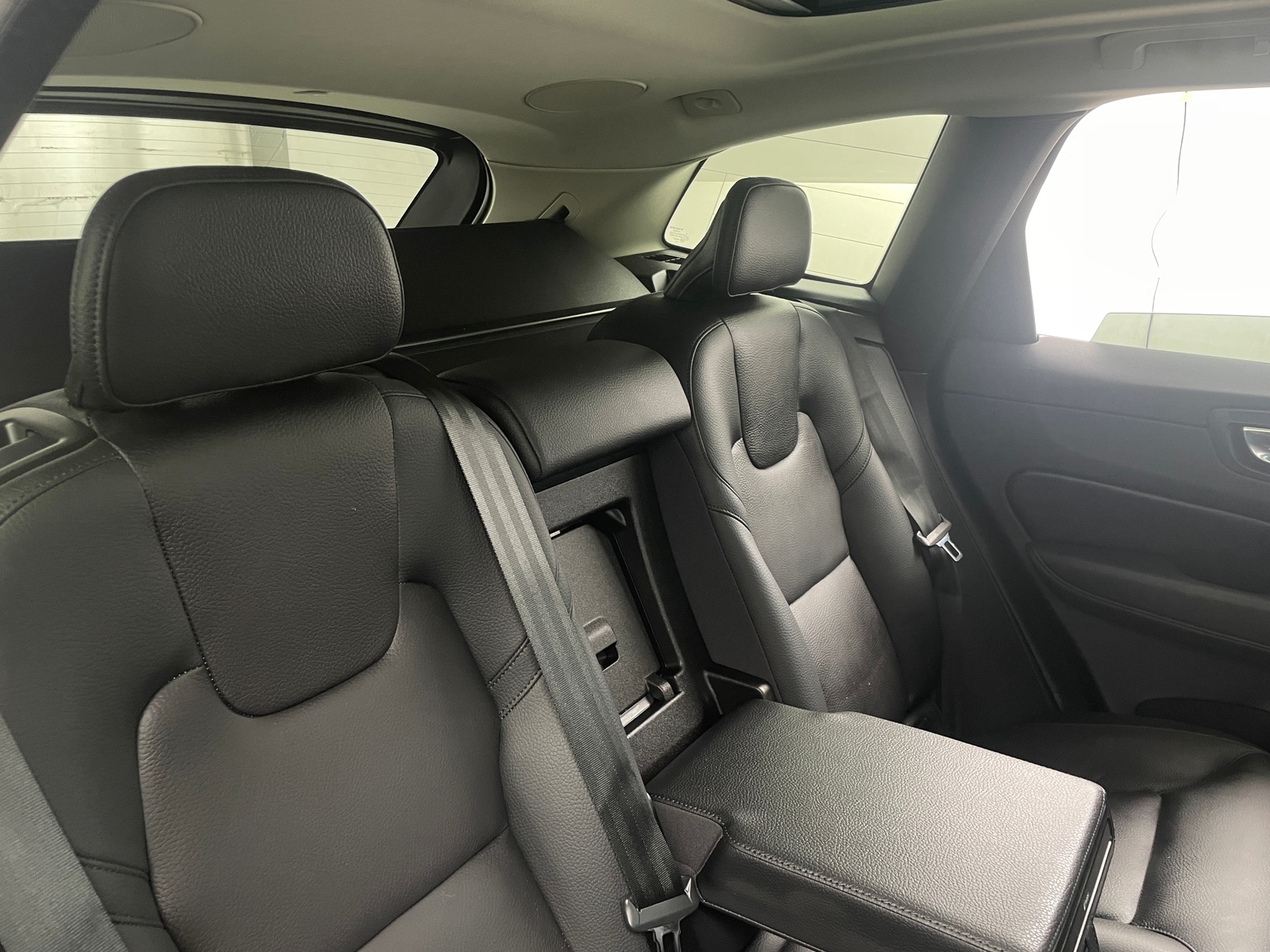 Thumbnail: 2023 Volvo XC60 - 6