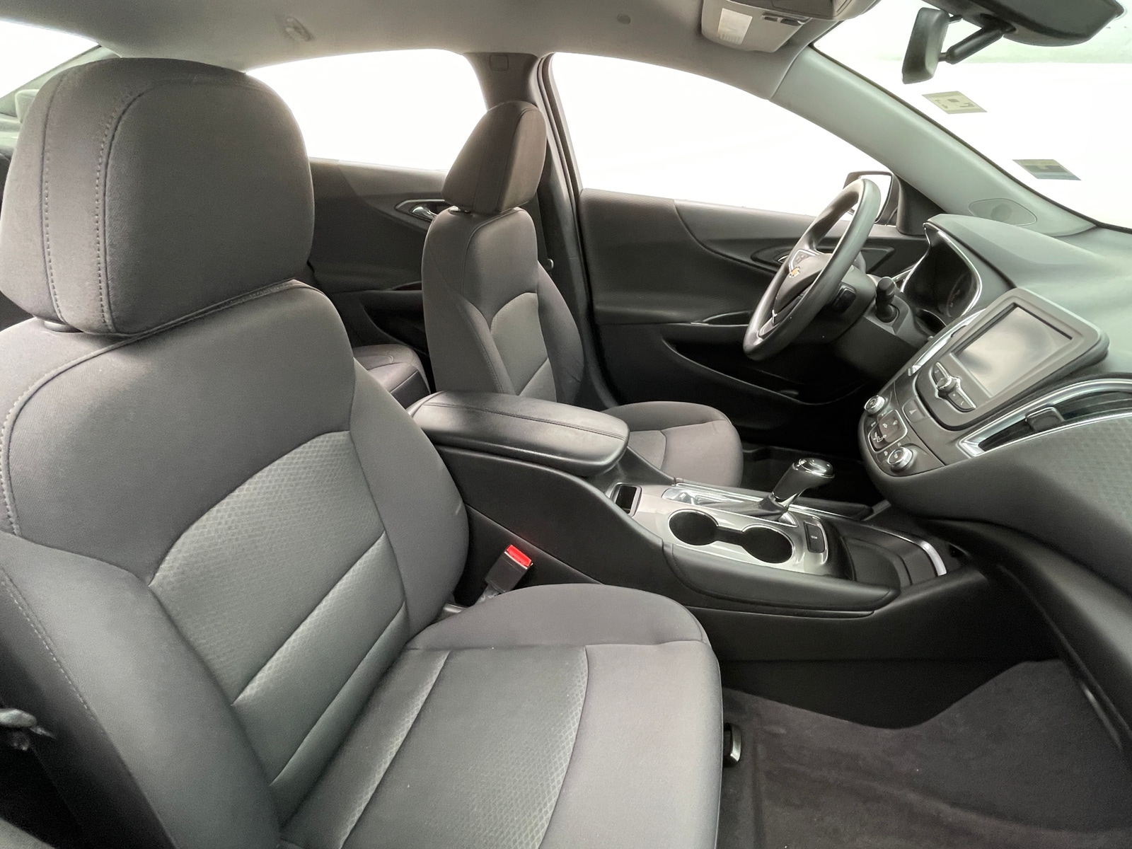 Thumbnail: 2017 Chevrolet Malibu - 2