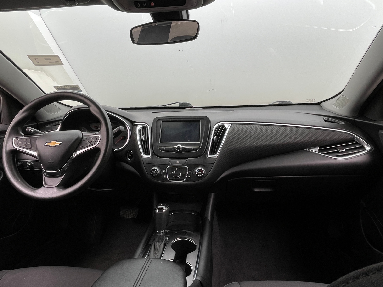 Thumbnail: 2017 Chevrolet Malibu - 3