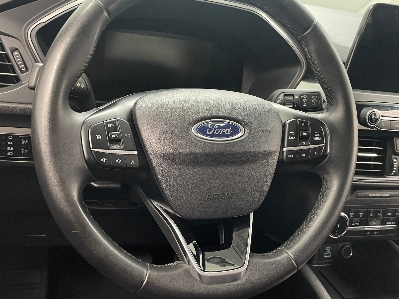 Thumbnail: 2023 Ford Escape - 5
