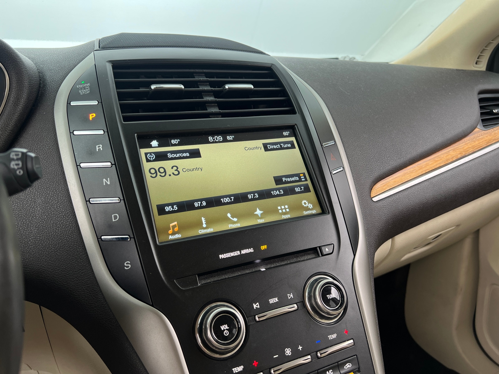 Thumbnail: 2016 Lincoln MKC - 3