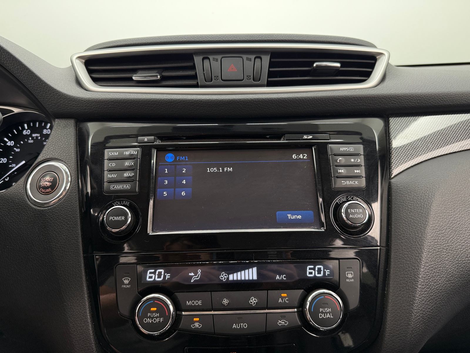 Thumbnail: 2015 Nissan Rogue - 3